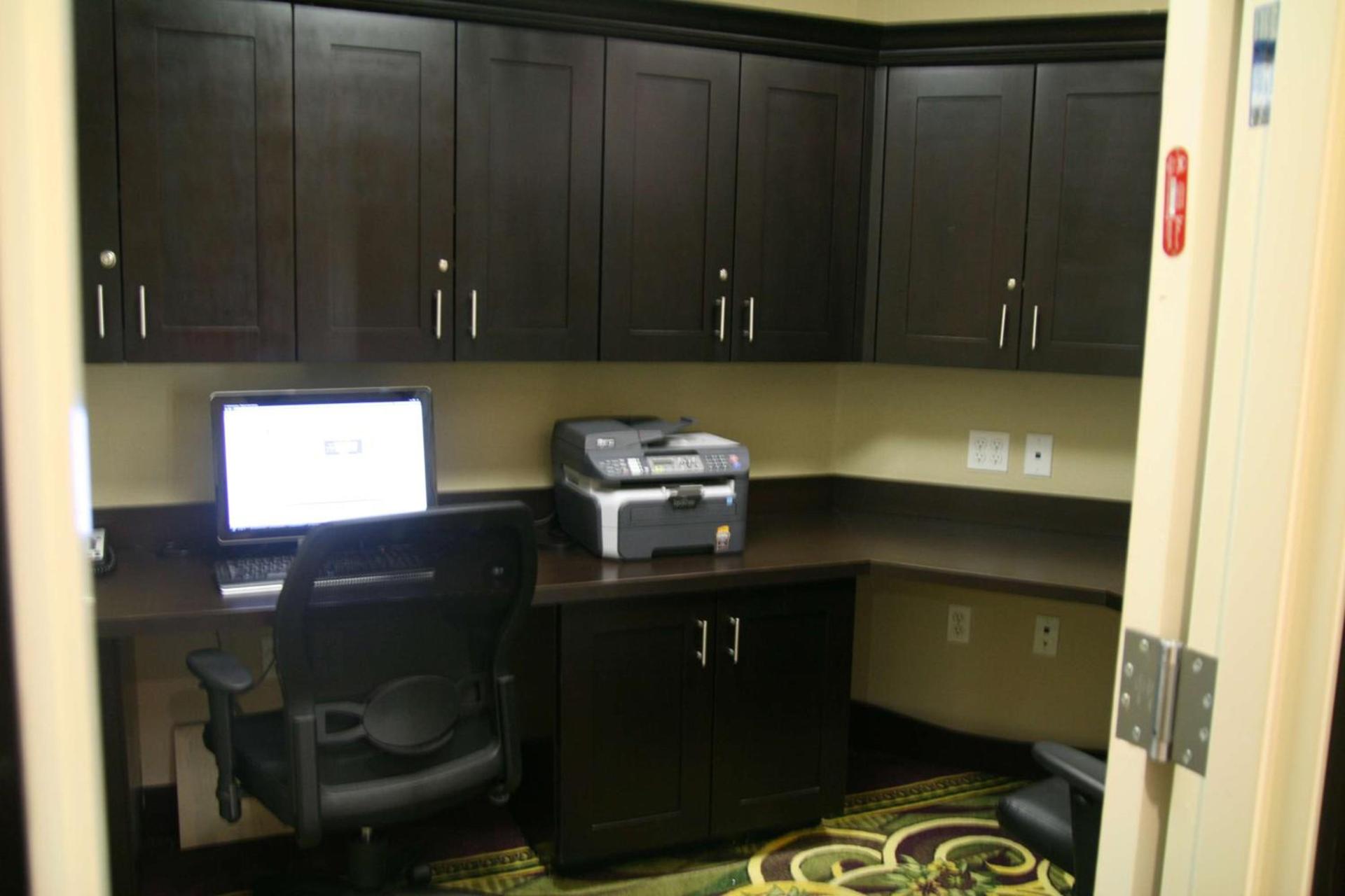 Hawthorn Extended Stay by Wyndham Kilgore photo 21