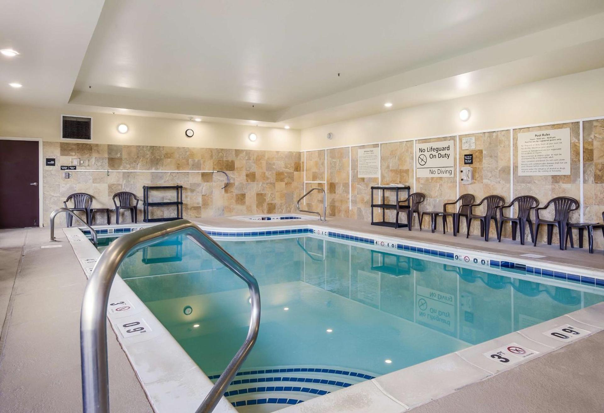Hampton Inn Galax photo 5