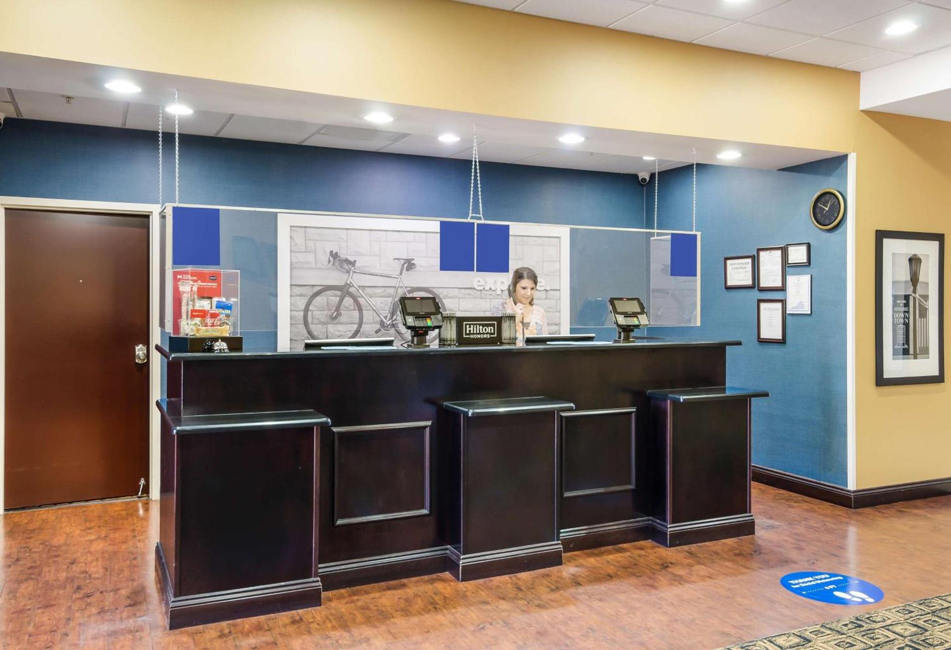 Hampton Inn Galax photo 3