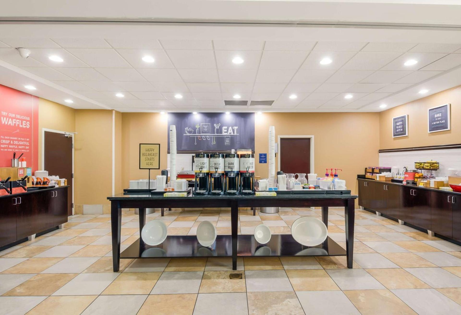Hampton Inn Galax photo 8