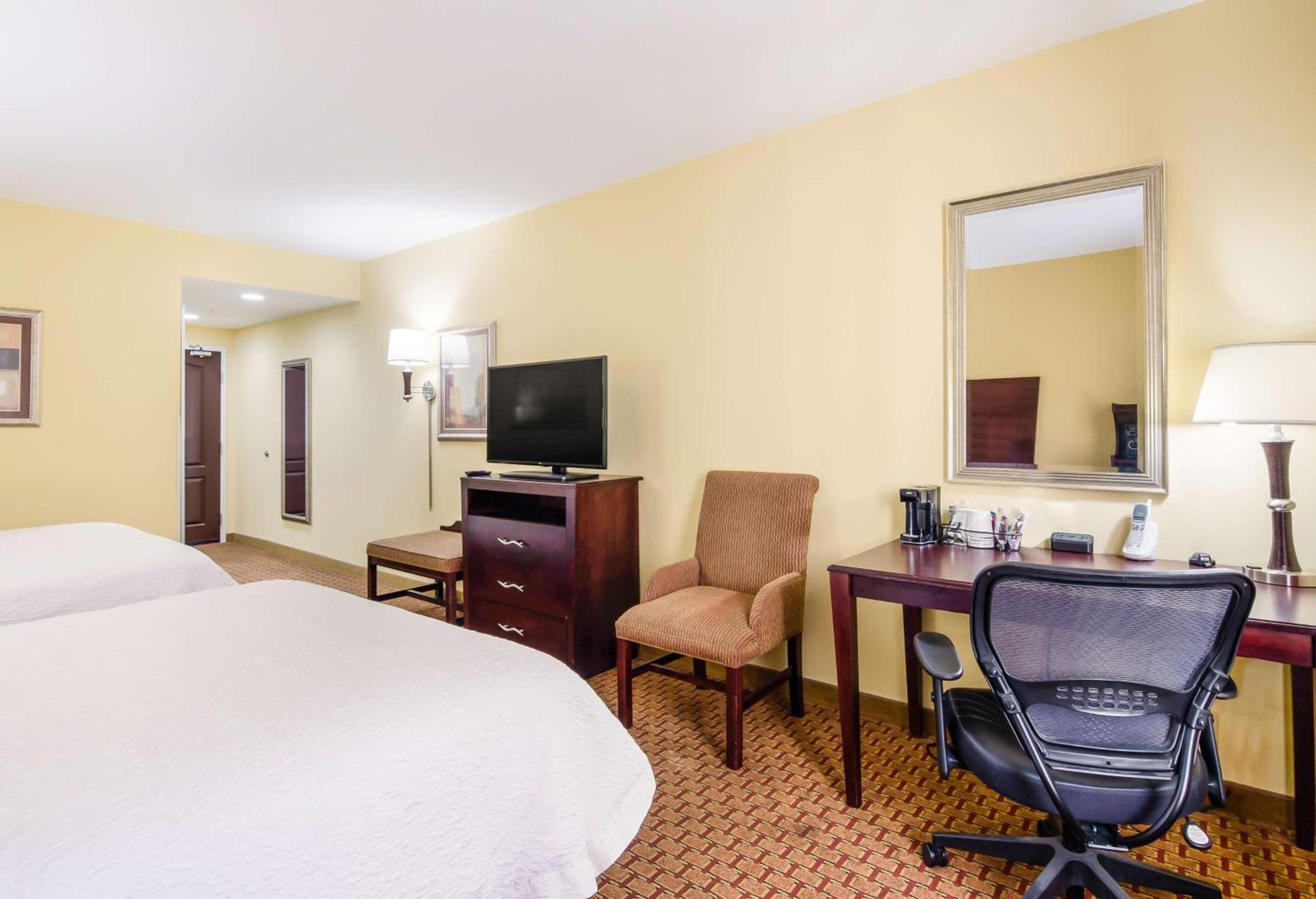 Hampton Inn Galax photo 15