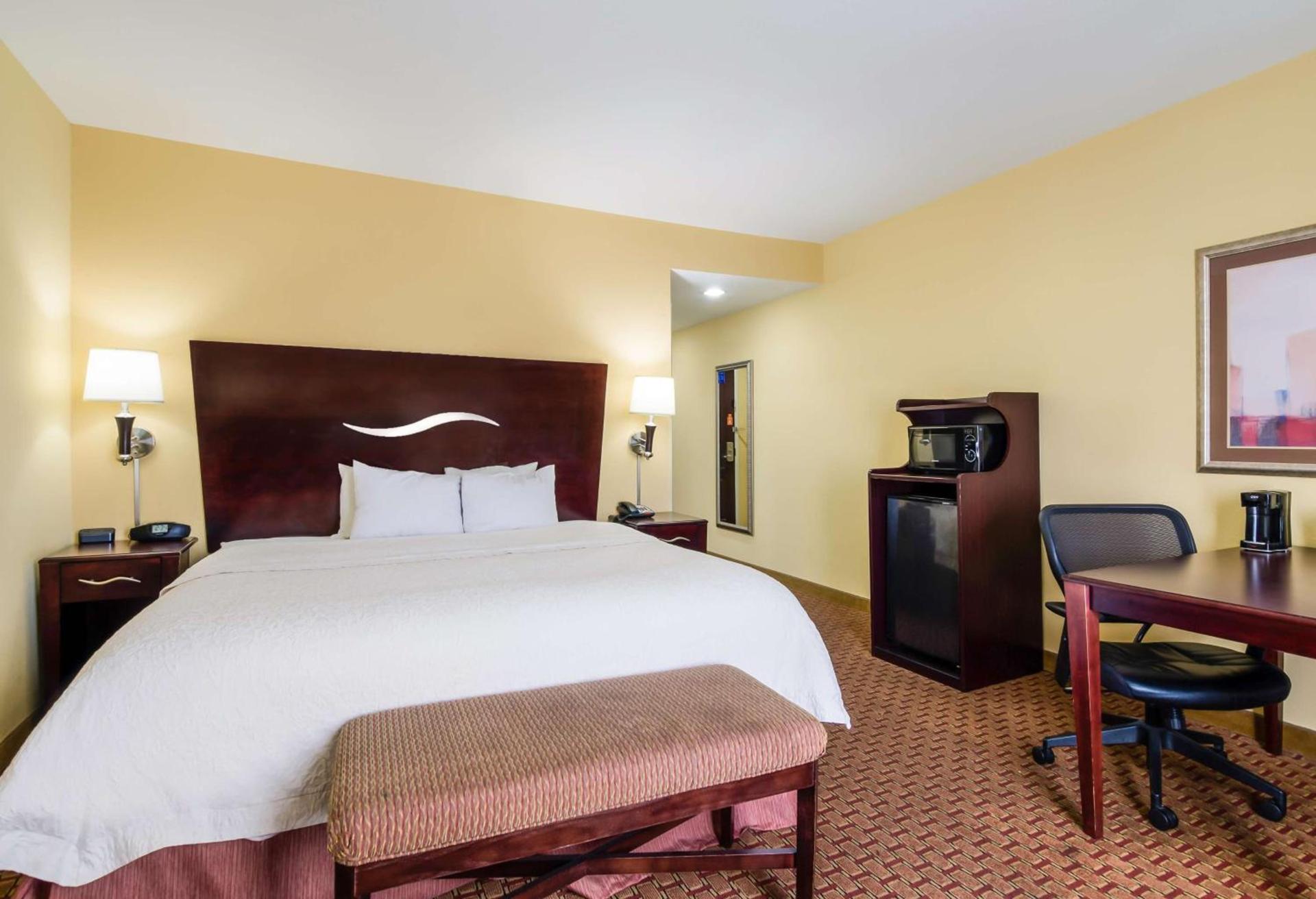 Hampton Inn Galax photo 21