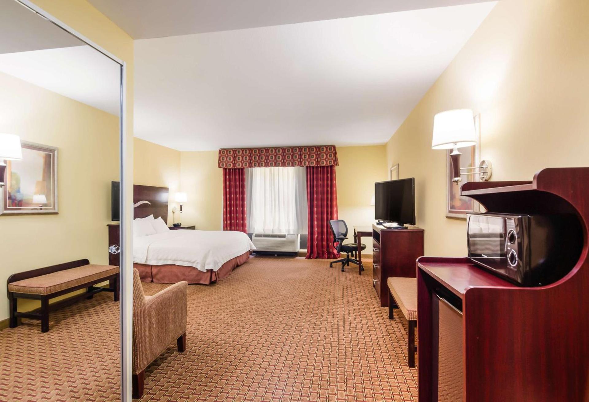 Hampton Inn Galax photo 26