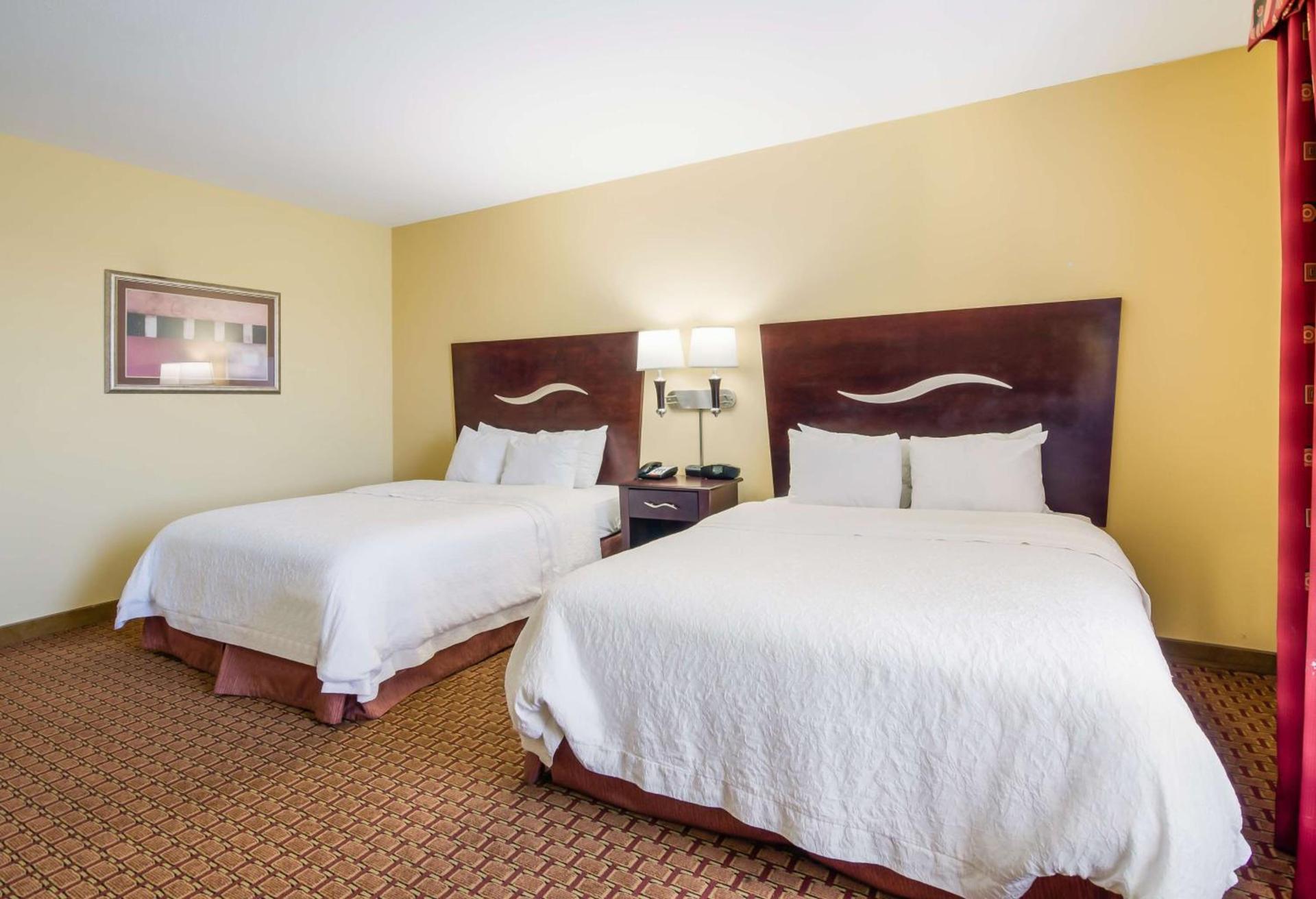 Hampton Inn Galax photo 27