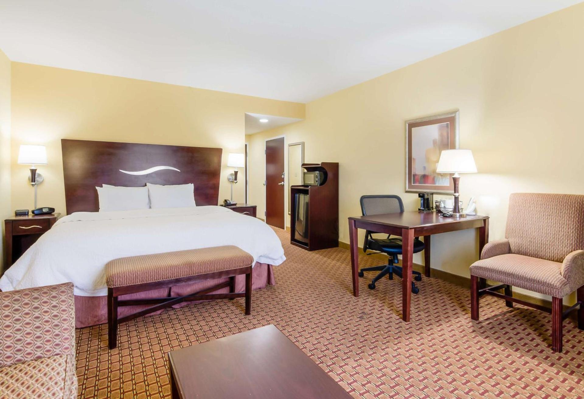 Hampton Inn Galax photo 31