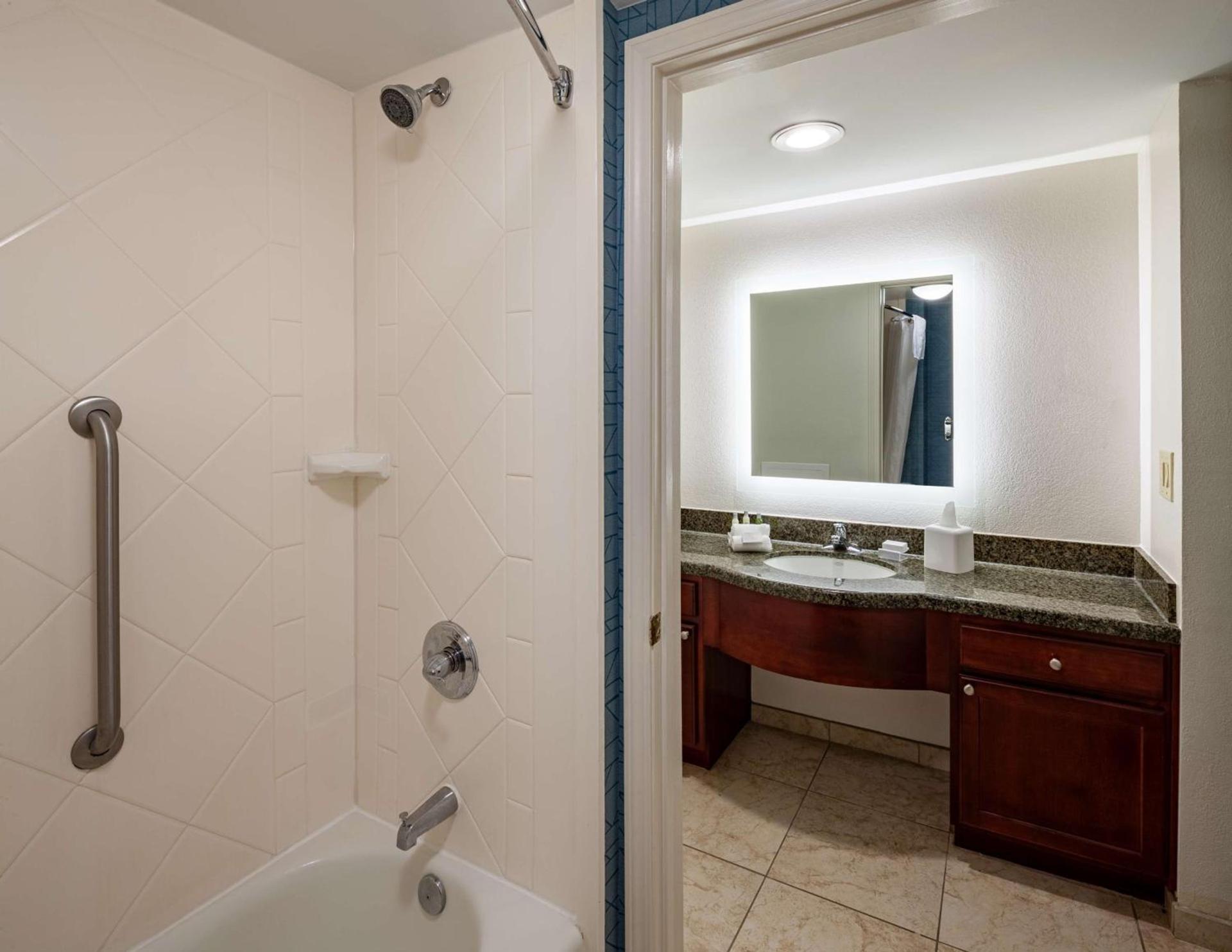Homewood Suites by Hilton Gainesville photo 13
