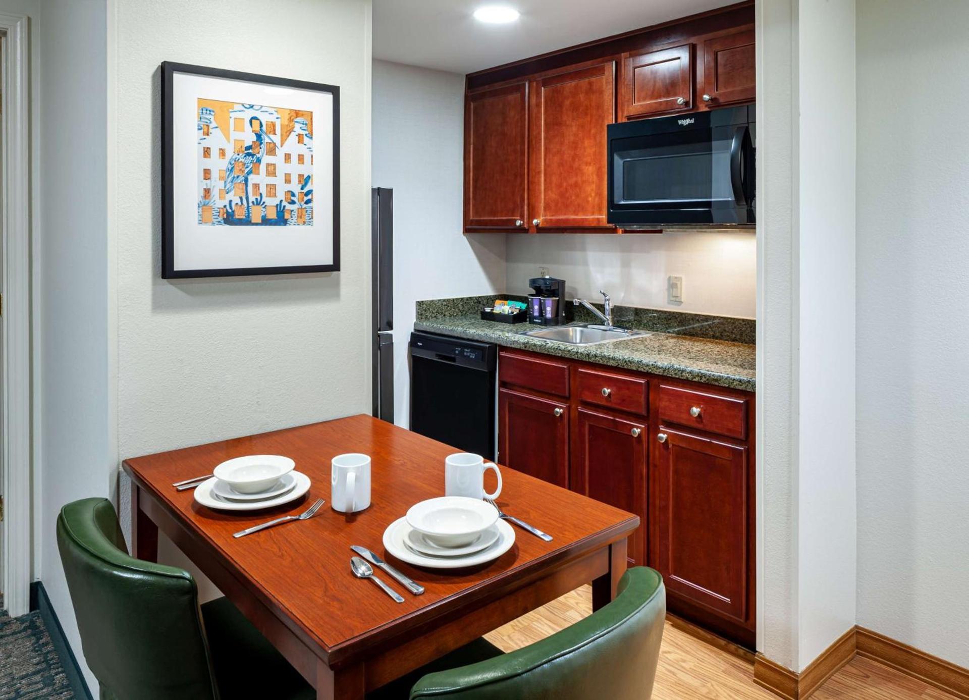 Homewood Suites by Hilton Gainesville photo 5