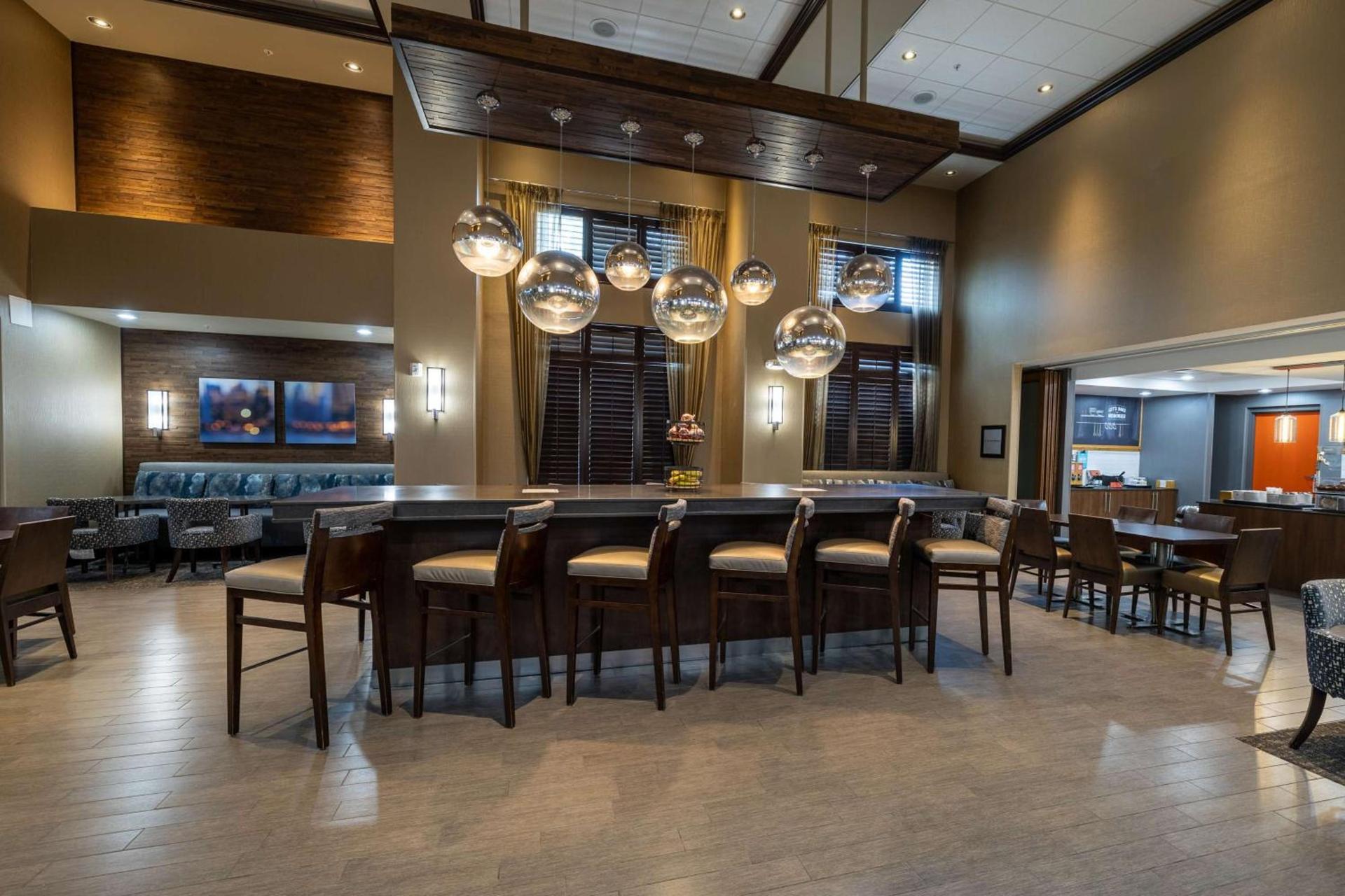 Hampton Inn & Suites Greensboro/Coliseum Area photo 14