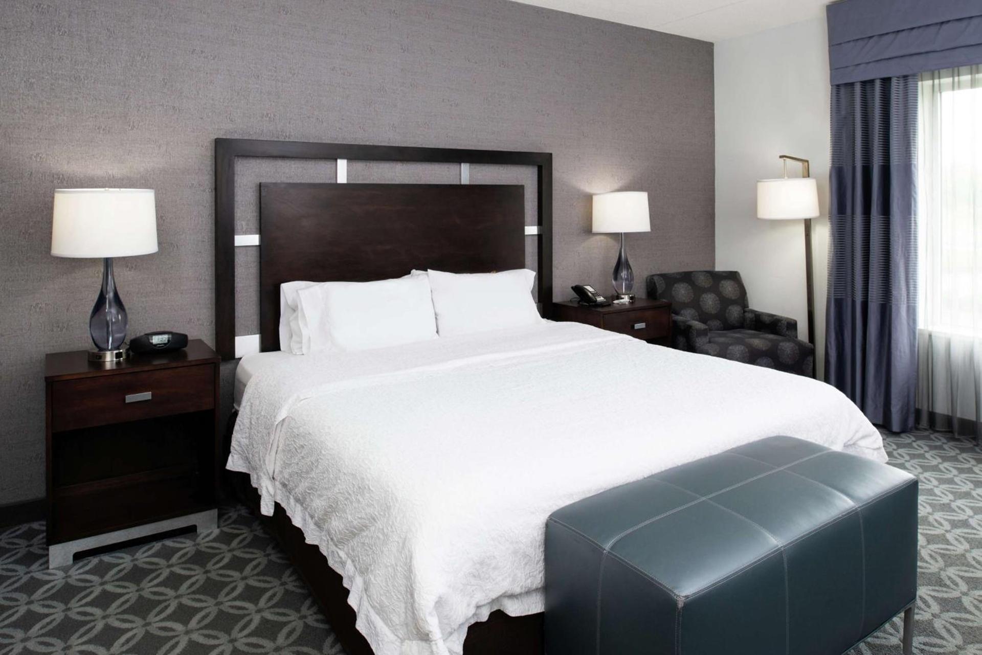 Hampton Inn & Suites Greensboro/Coliseum Area photo 42
