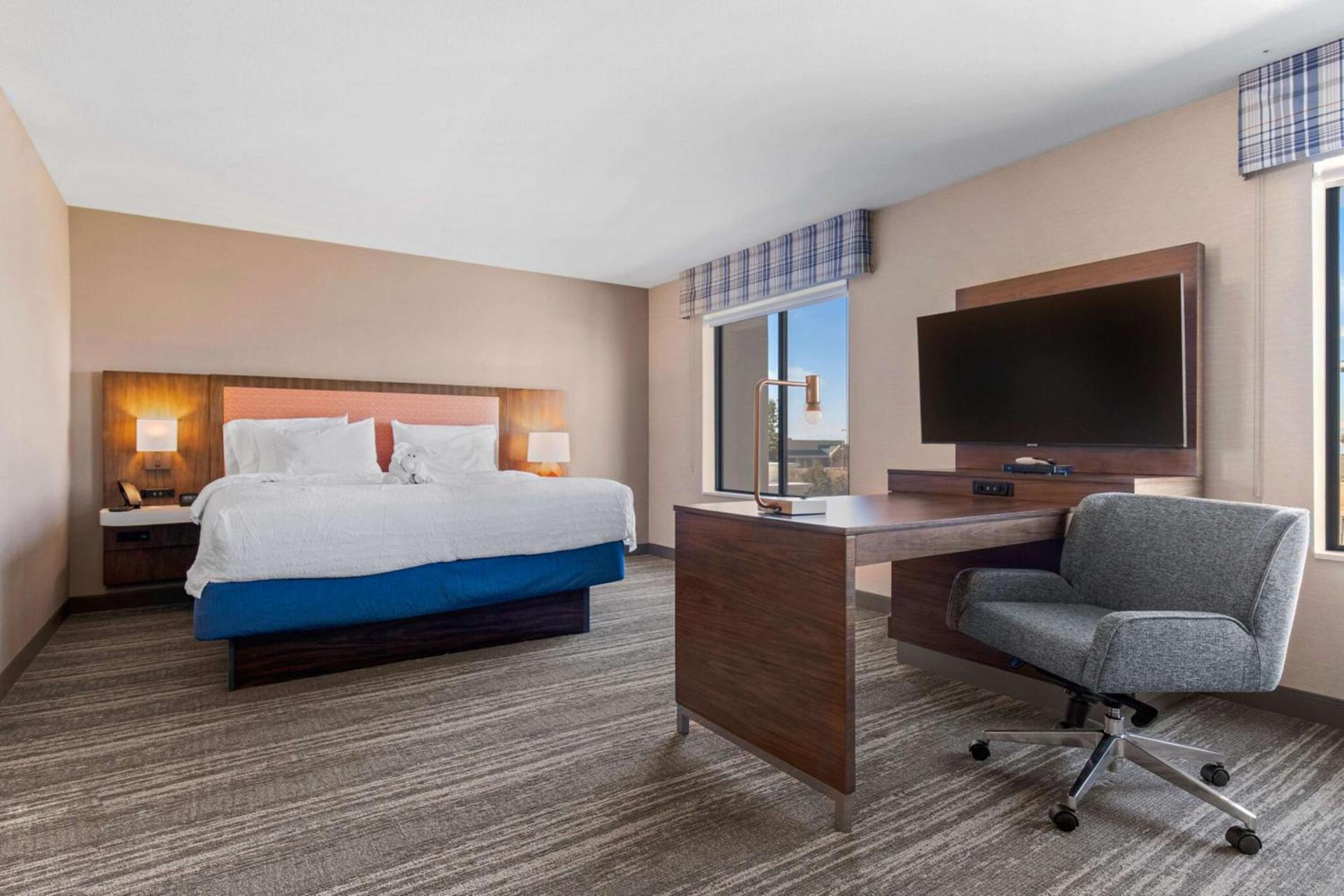 Hampton Inn & Suites Greeley photo 21