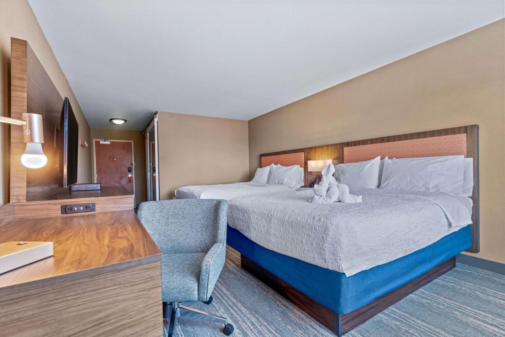 Hampton Inn & Suites Greeley photo 33