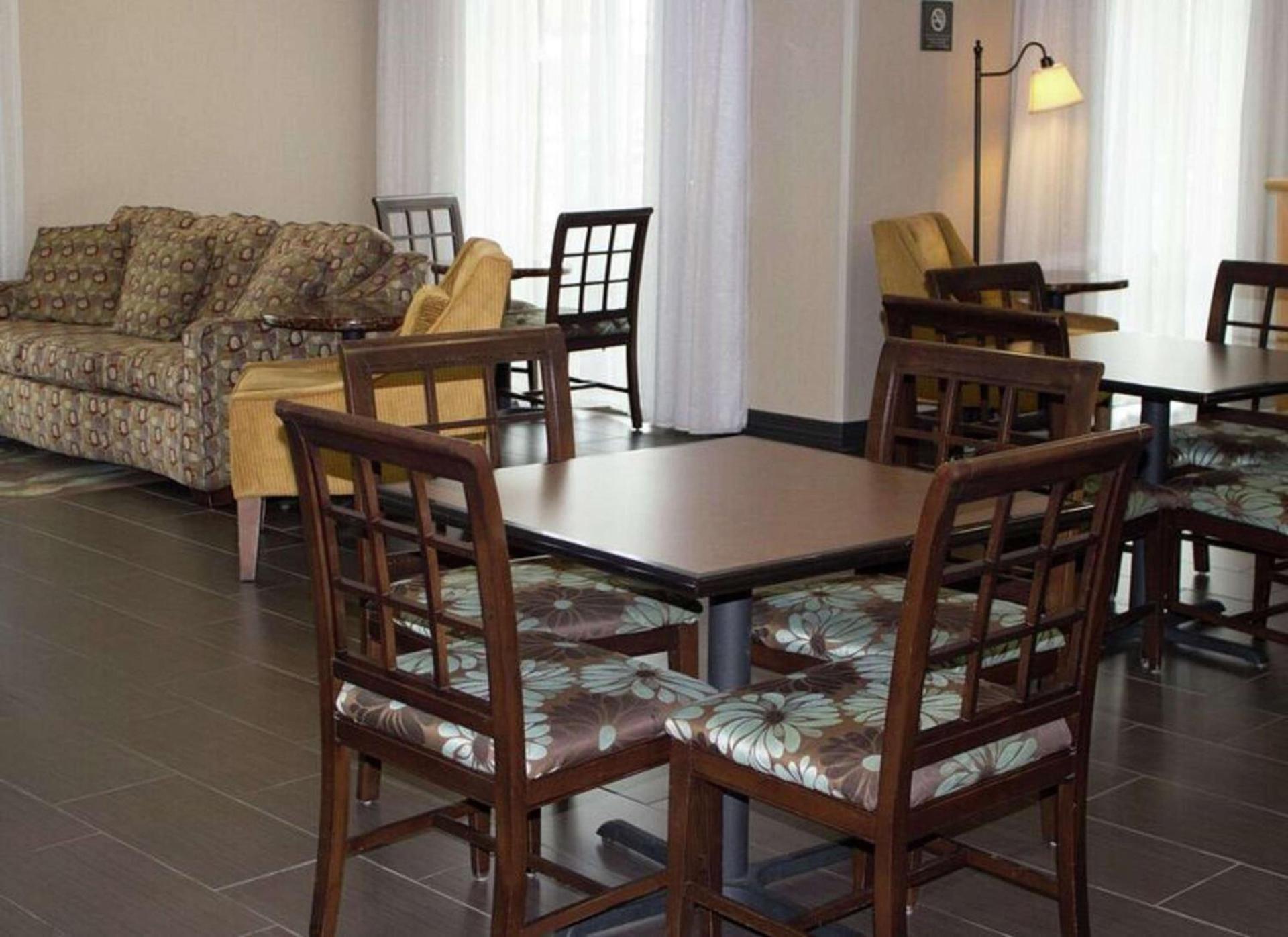 Hampton Inn Gallipolis photo 7
