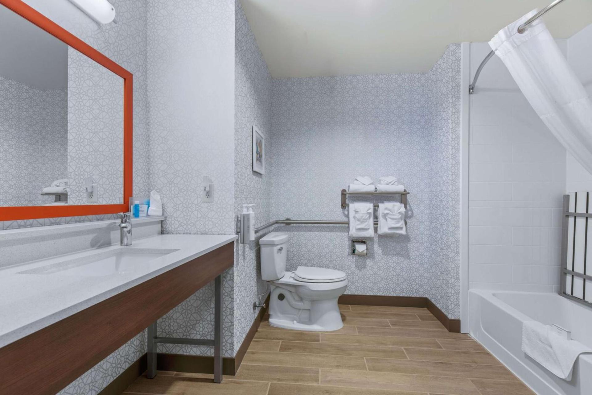 Hampton Inn & Suites Greeley photo 42