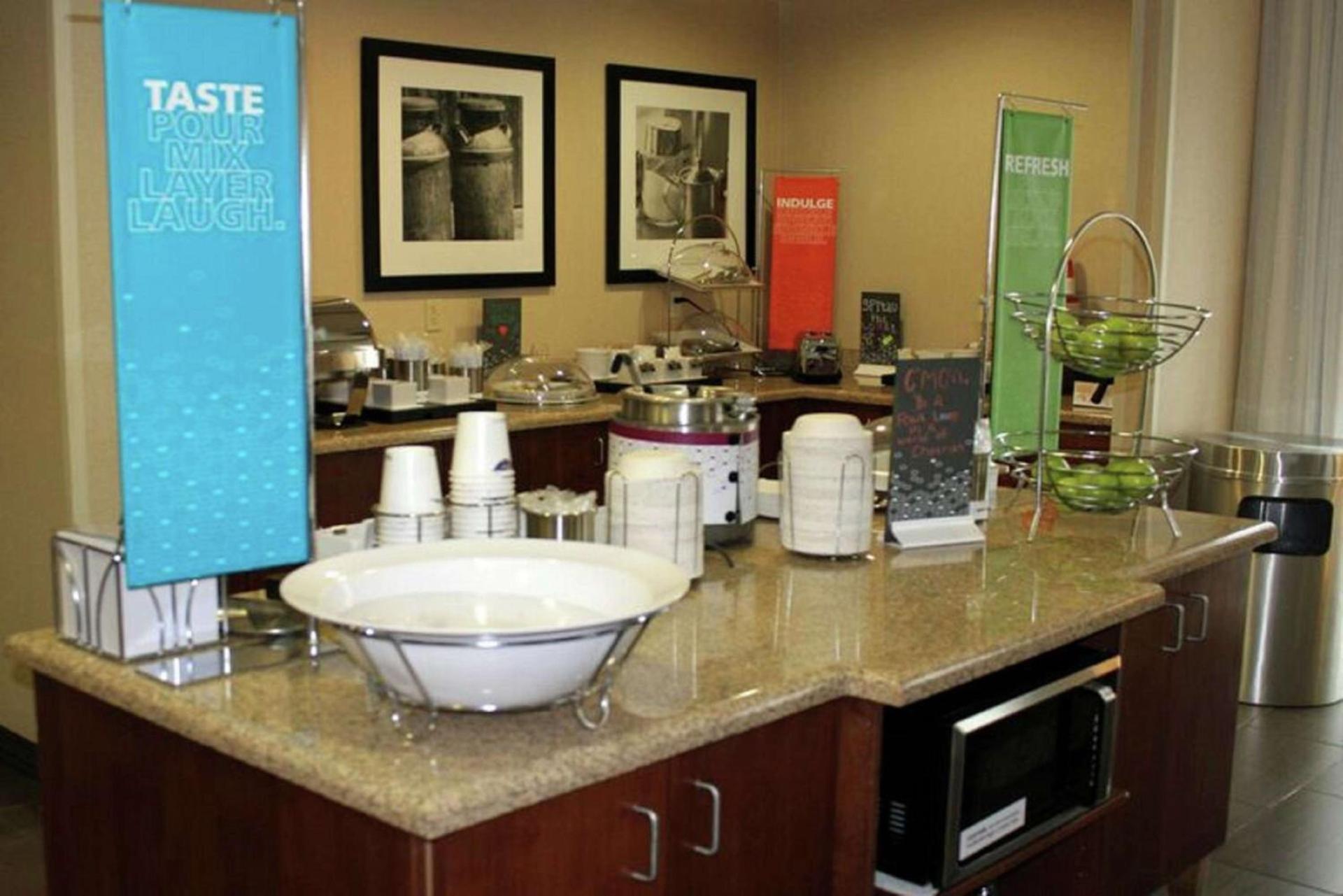 Hampton Inn Gallipolis photo 17