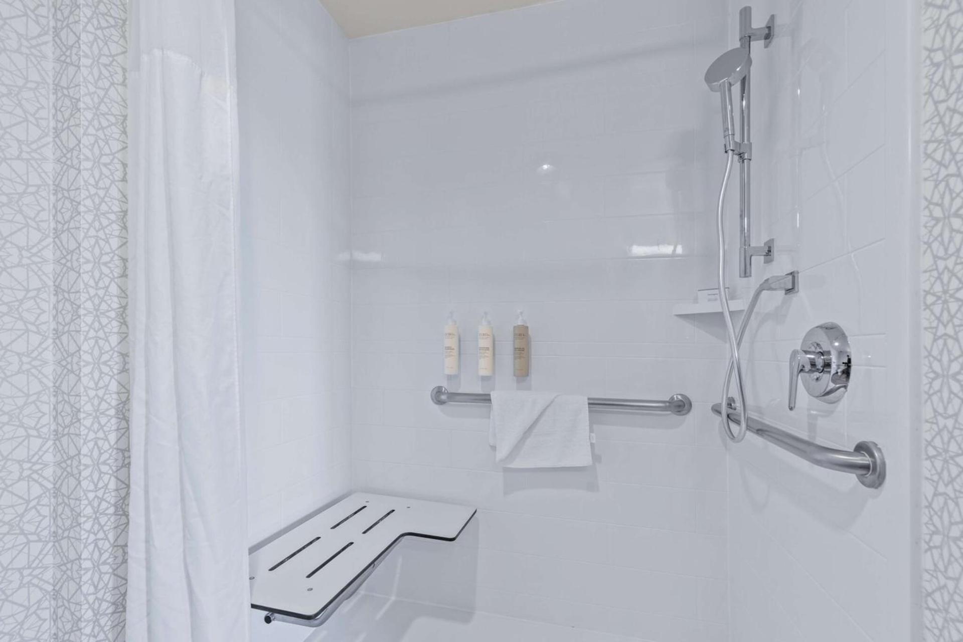 Hampton Inn & Suites Greeley photo 52