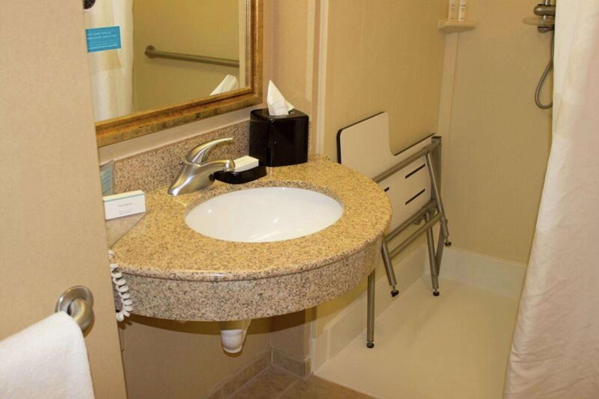 Hampton Inn Gallipolis photo 28