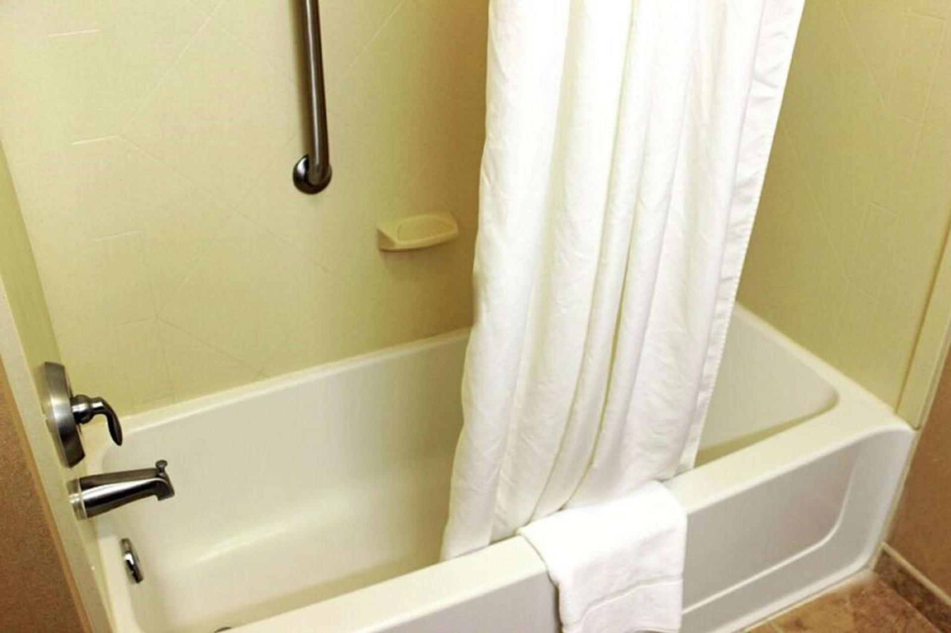 Hampton Inn Gallipolis photo 29