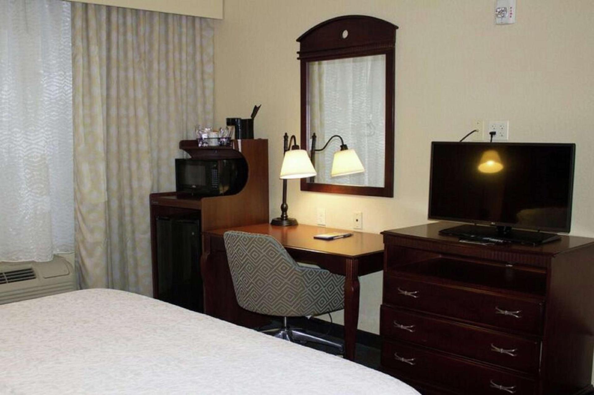 Hampton Inn Gallipolis photo 33
