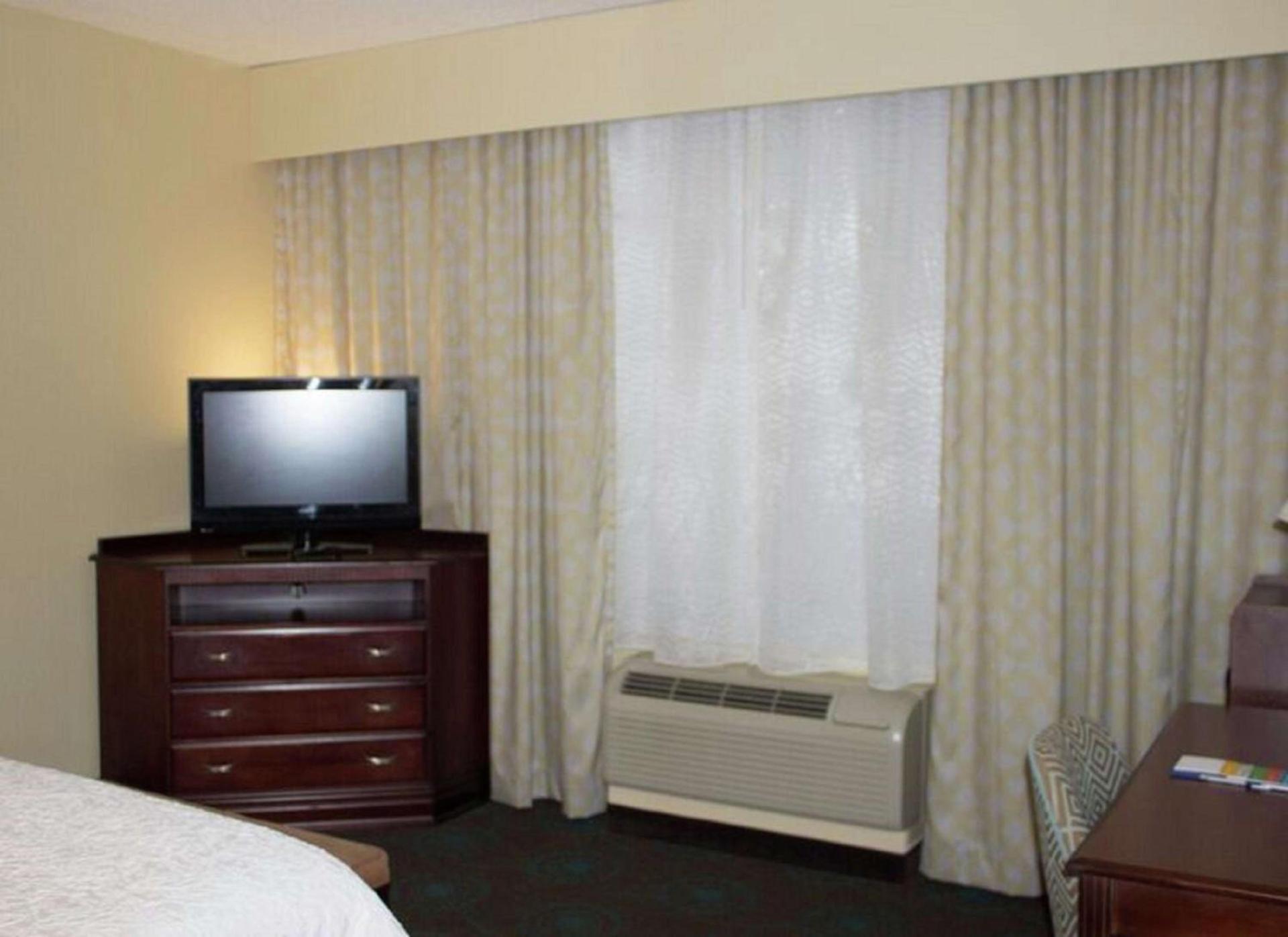 Hampton Inn Gallipolis photo 35