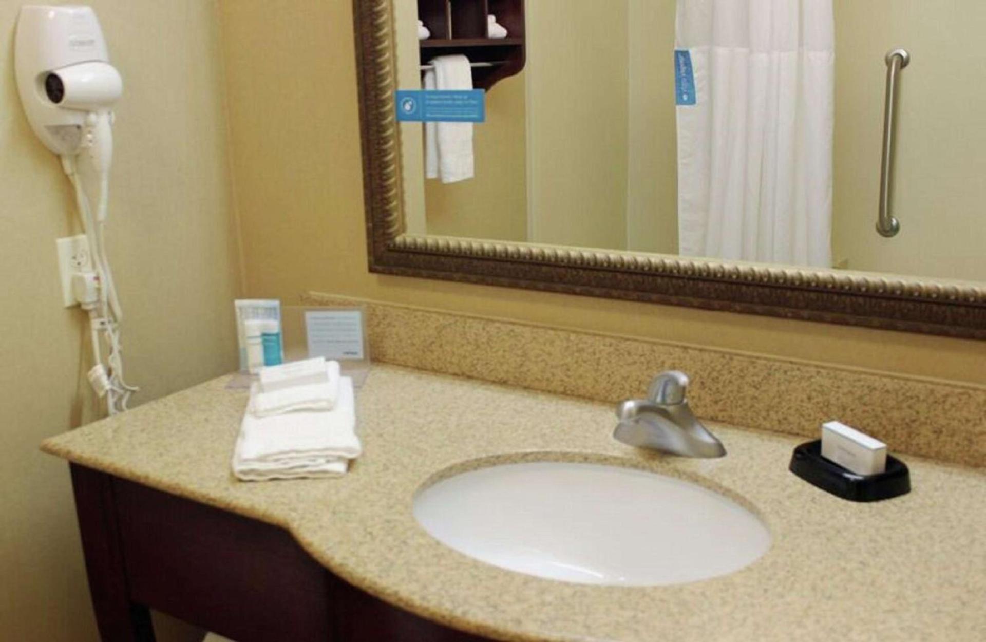 Hampton Inn Gallipolis photo 37