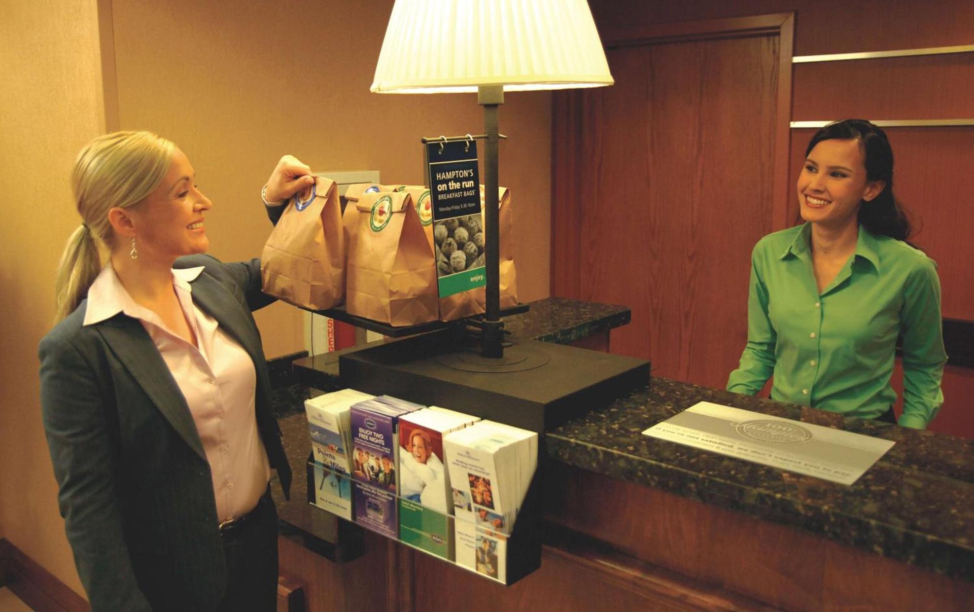 Hampton Inn Greensboro Airport photo 8