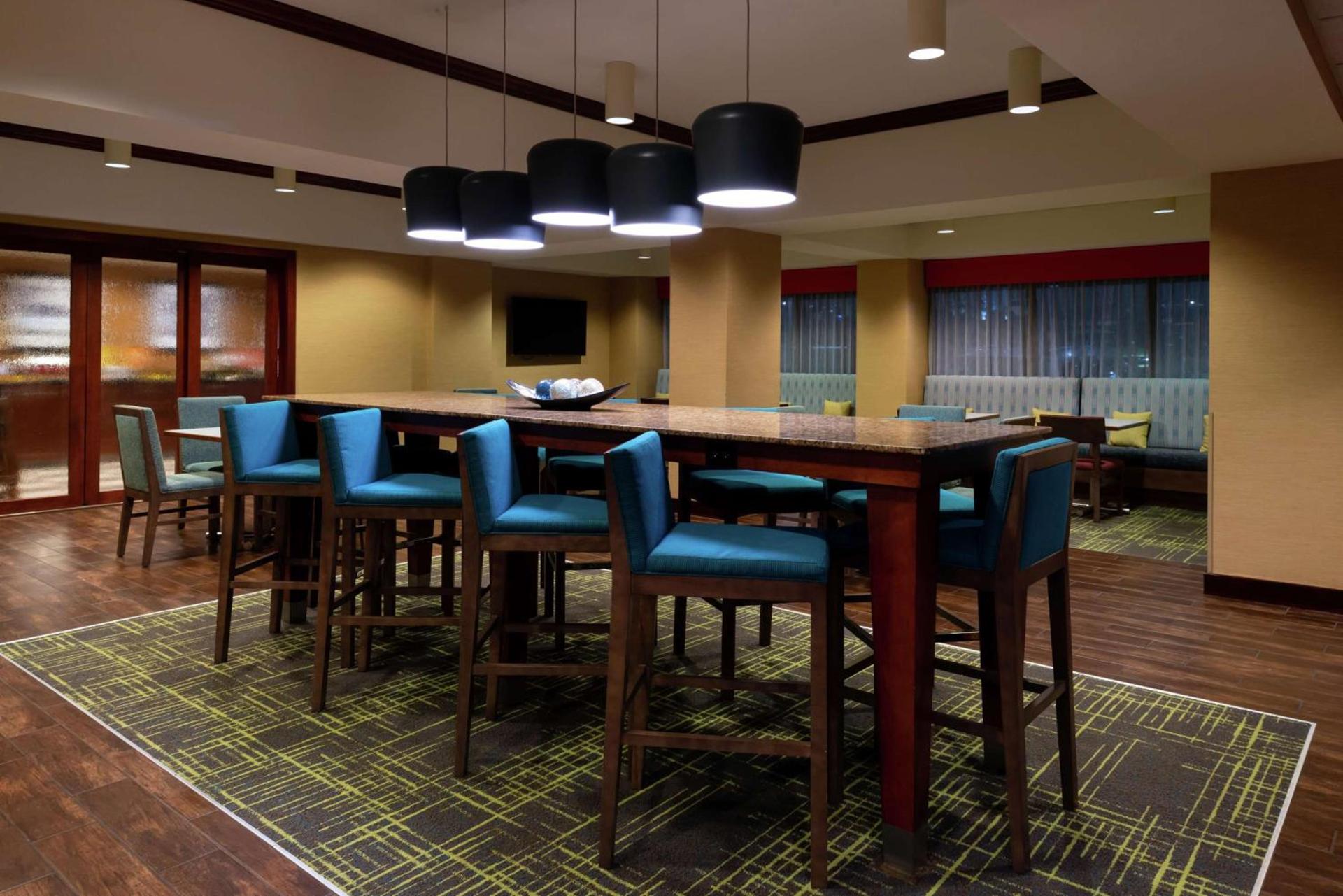 Hampton Inn Greensboro Airport photo 6