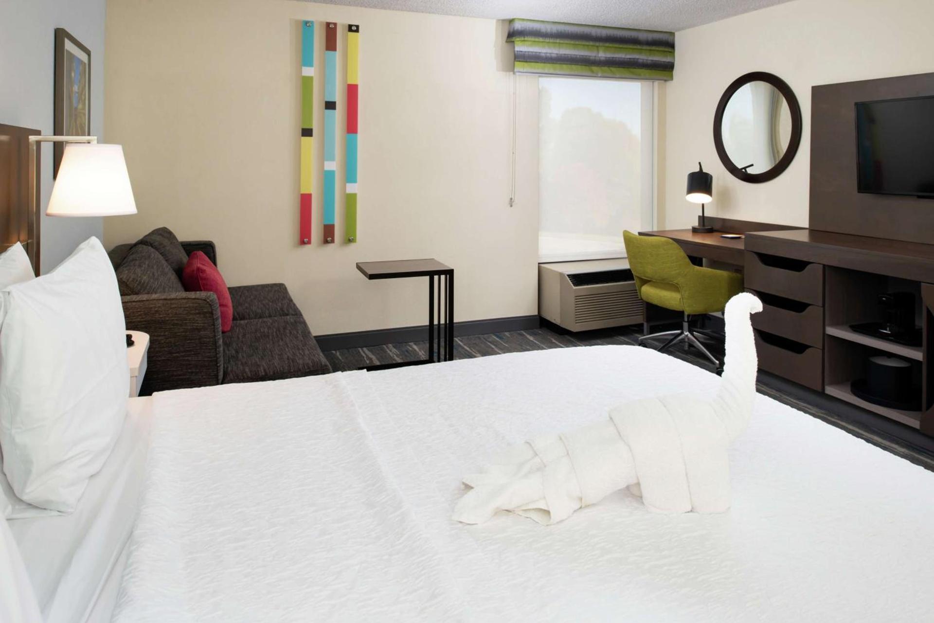 Hampton Inn Greensboro Airport photo 29