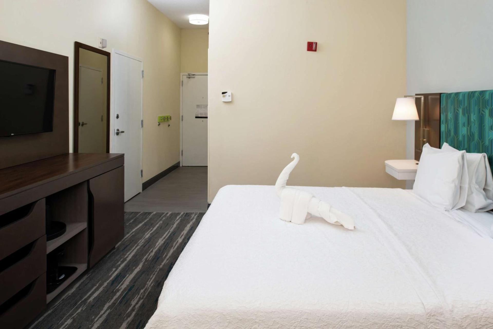 Hampton Inn Greensboro Airport photo 39