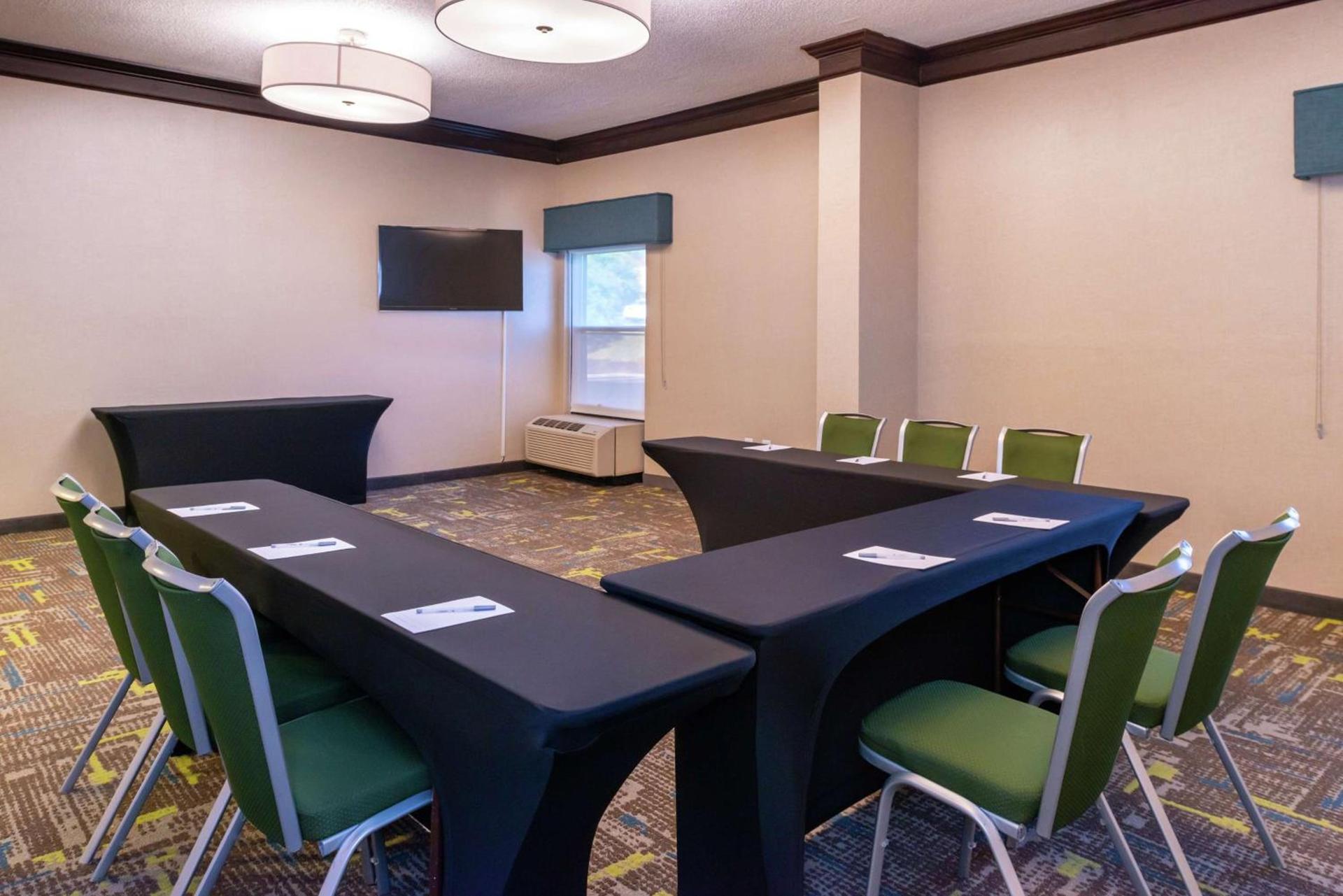 Hampton Inn Greensboro Airport photo 44