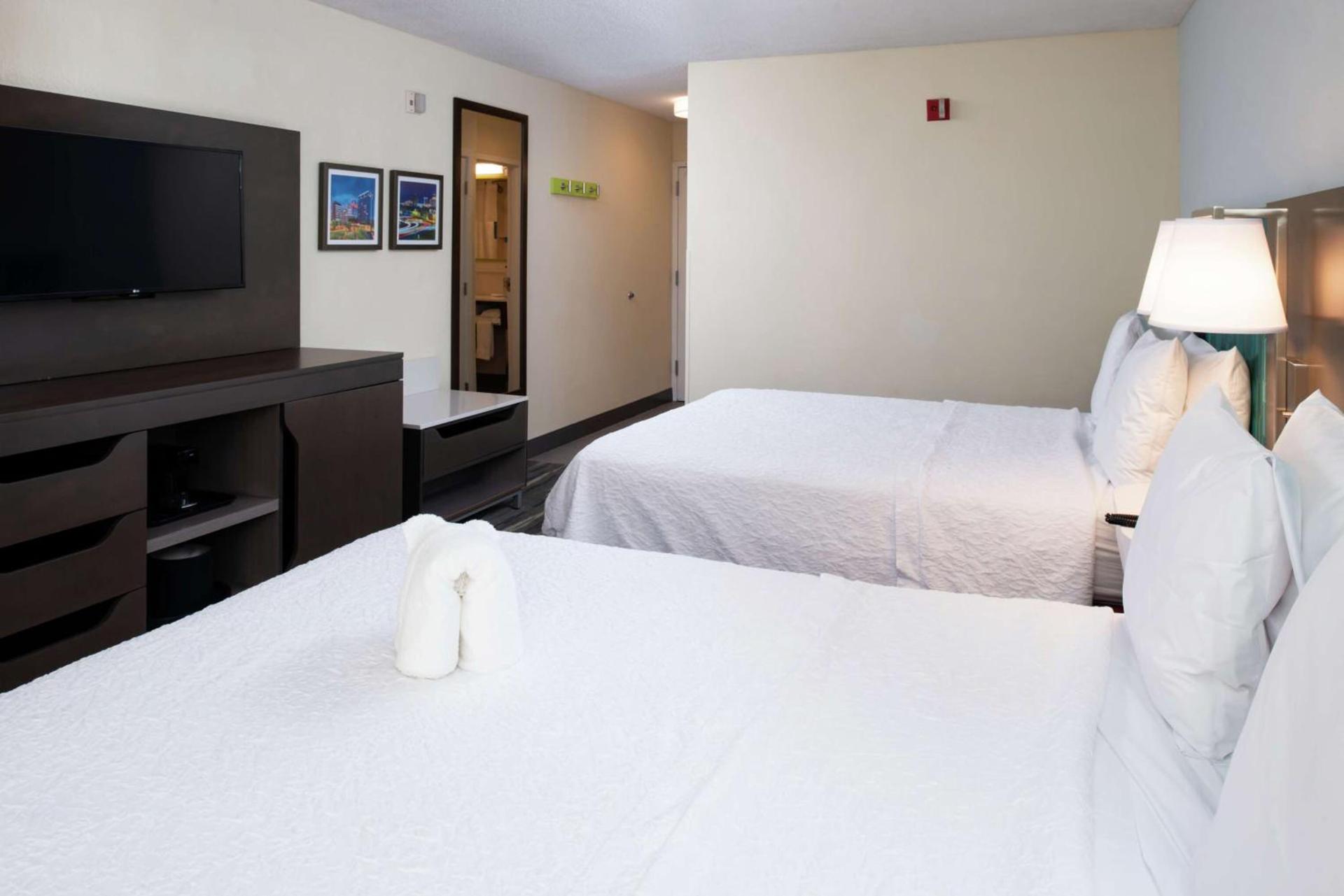 Hampton Inn Greensboro Airport photo 48