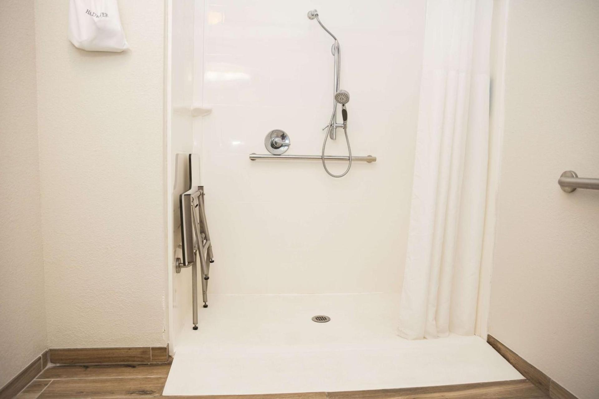 Hampton Inn Hammond photo 34