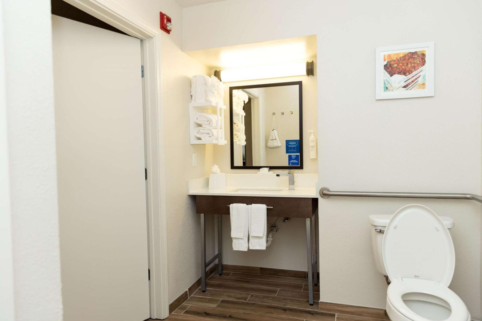Hampton Inn Hammond photo 35