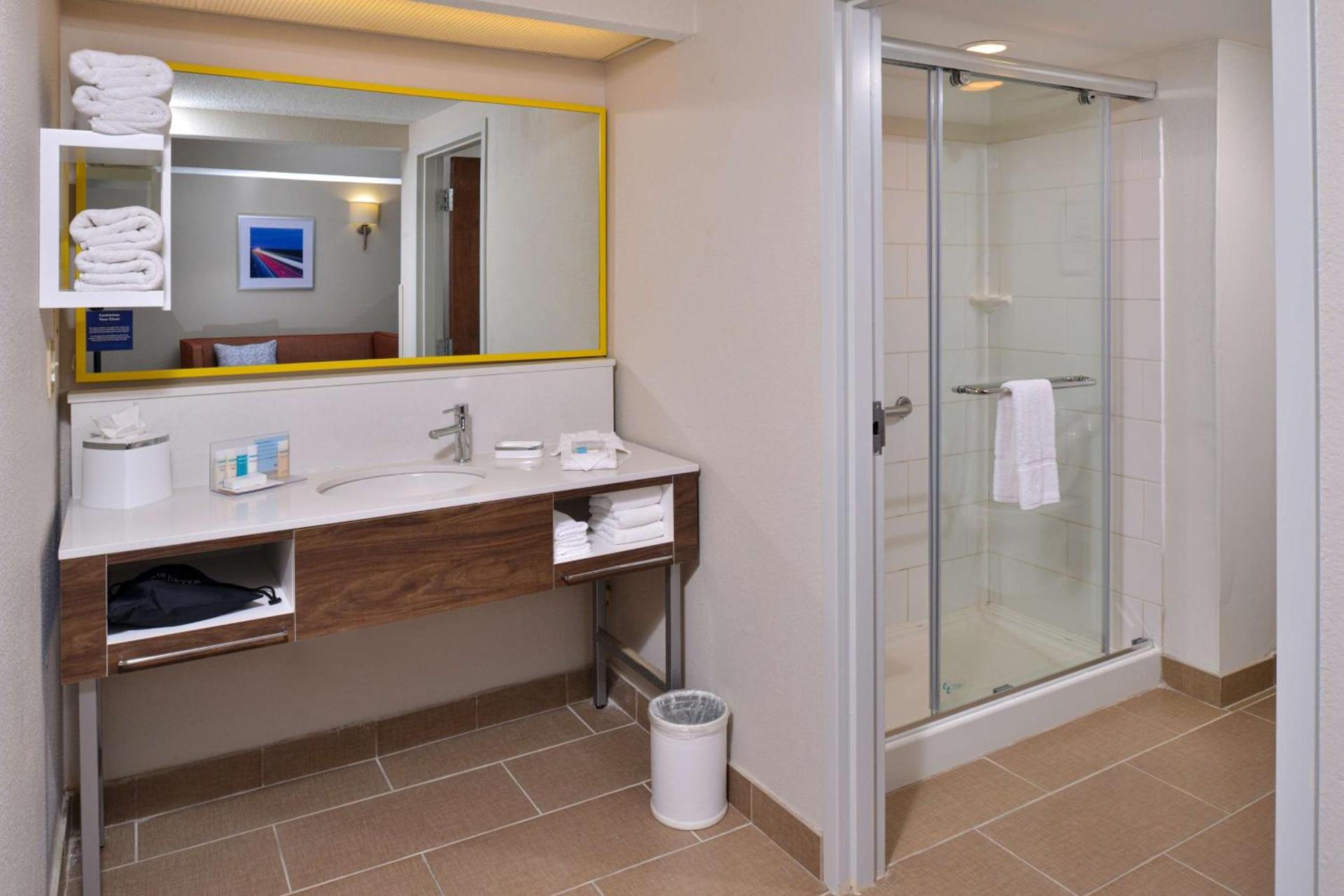 Hampton Inn Henderson photo 25