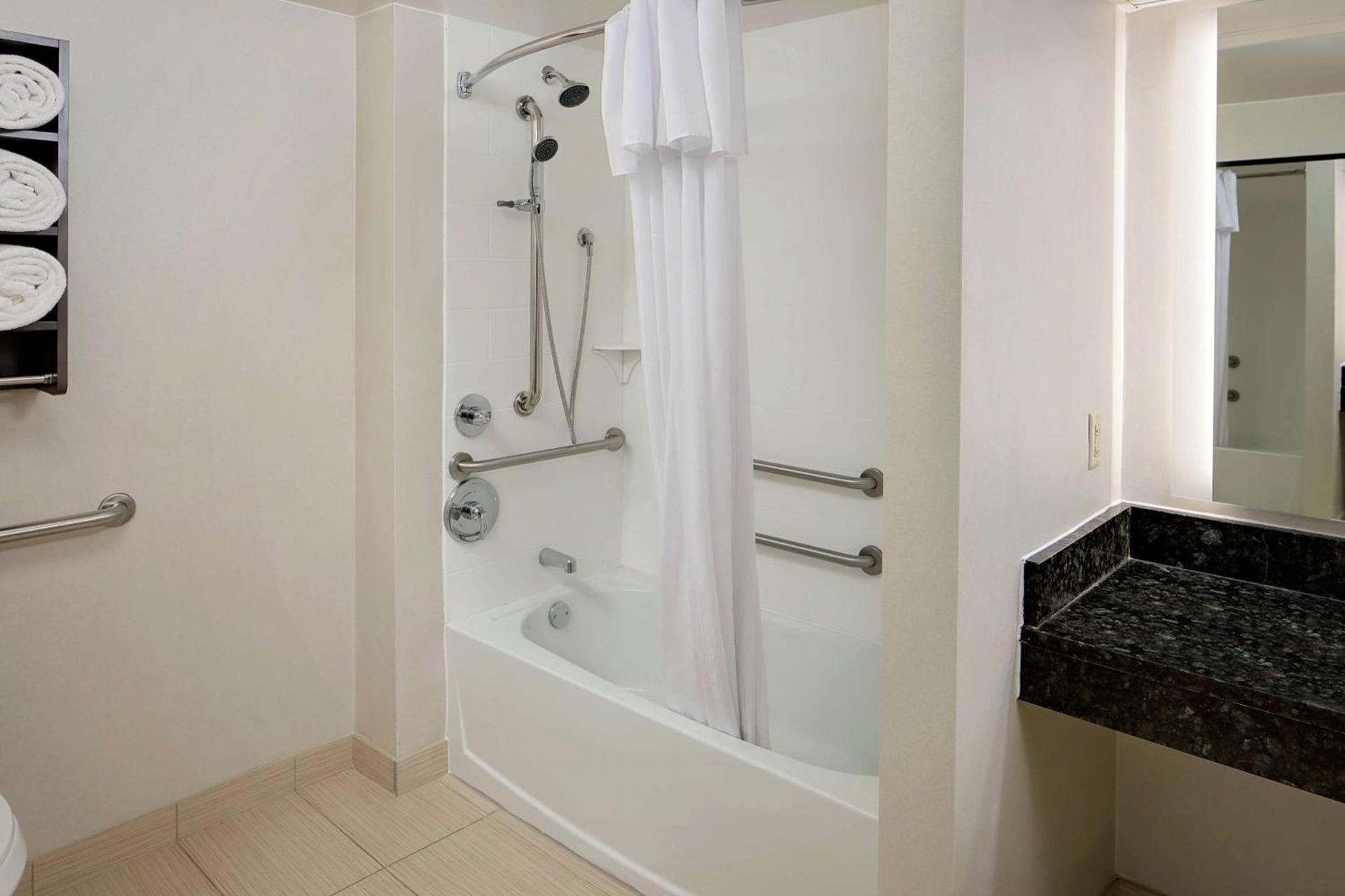 Homewood Suites by Hilton Hartford-Farmington photo 22