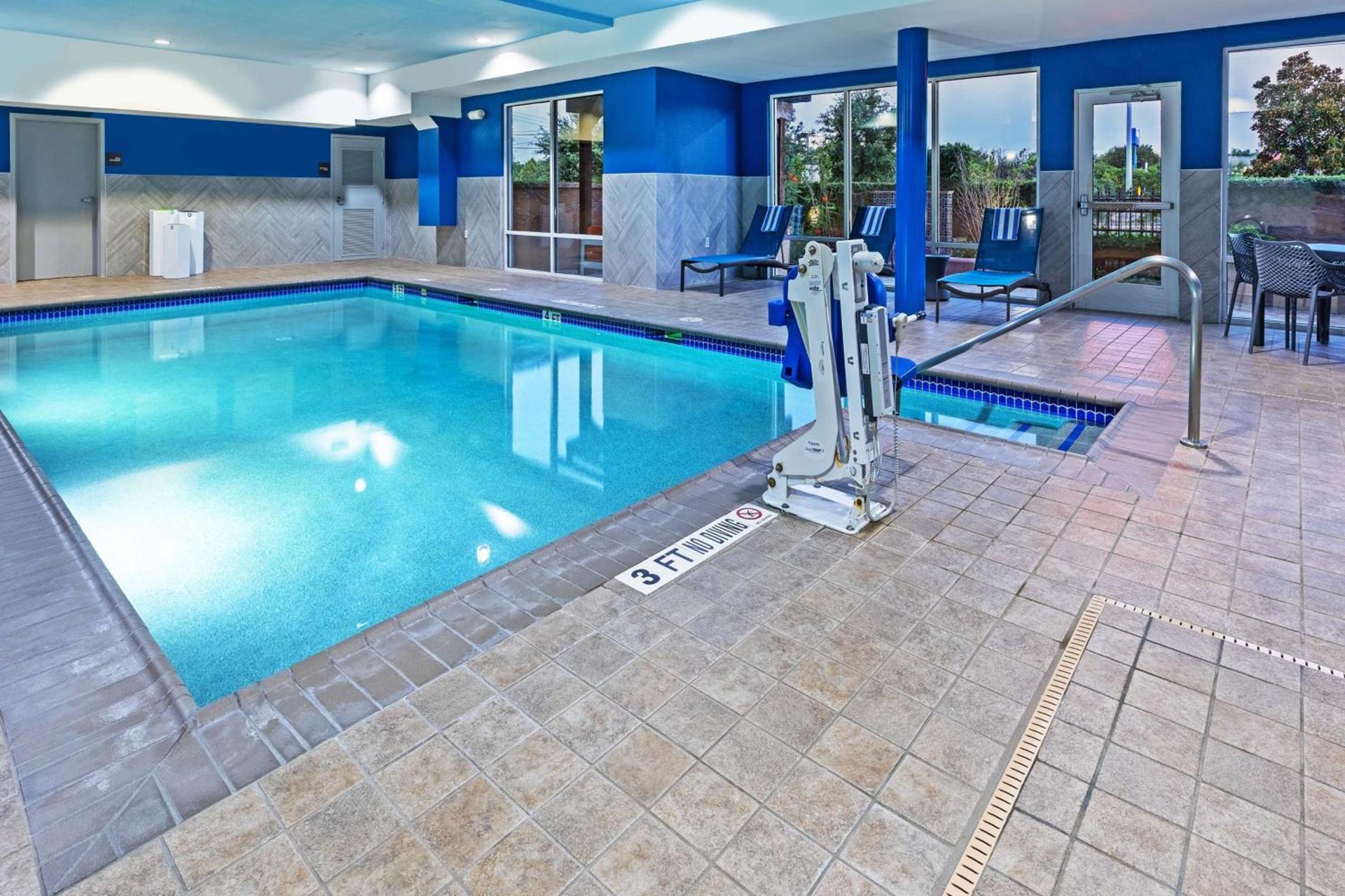 Hampton Inn and Suites Houston Heights I-10 photo 13