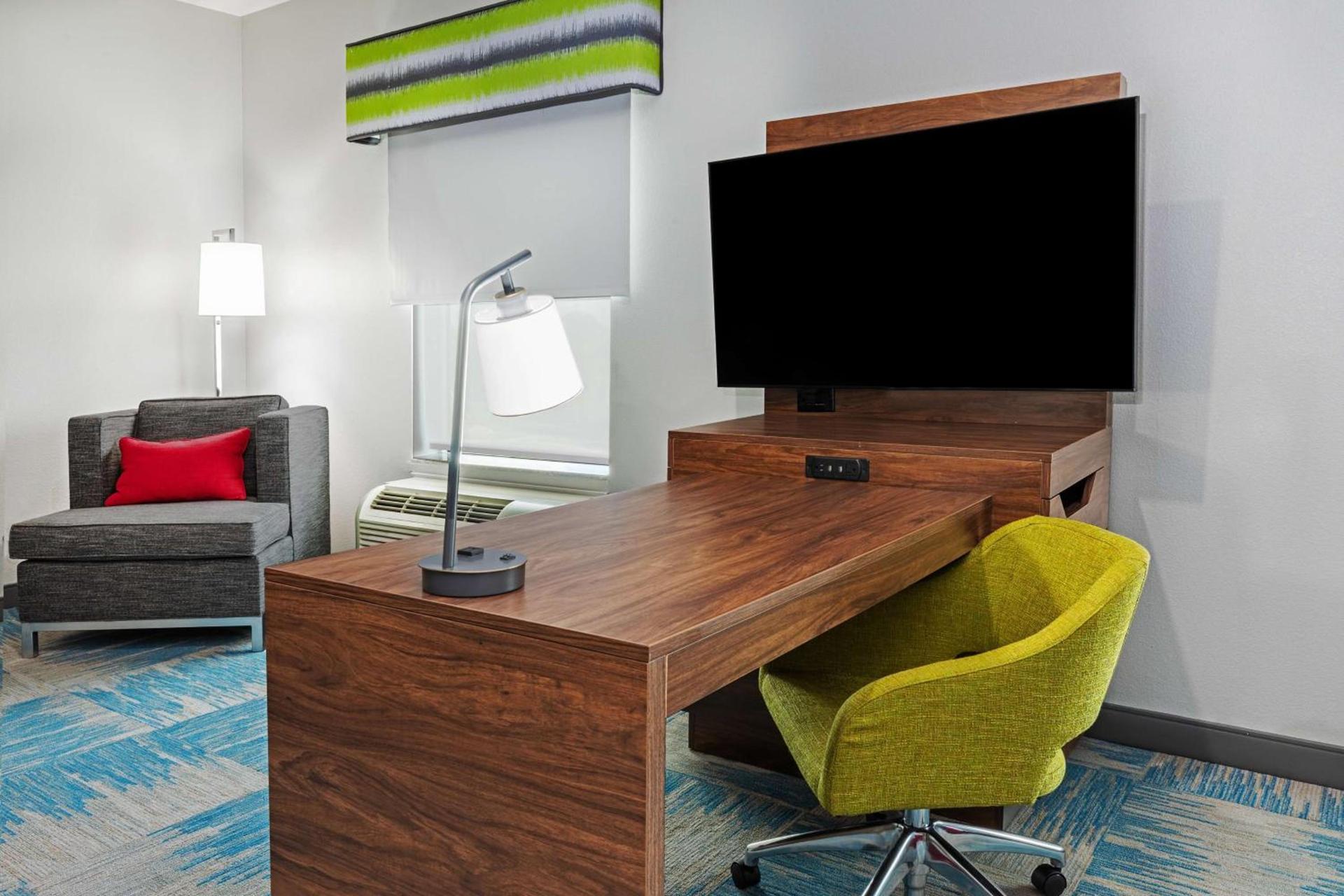 Hampton Inn and Suites Houston Heights I-10 photo 28