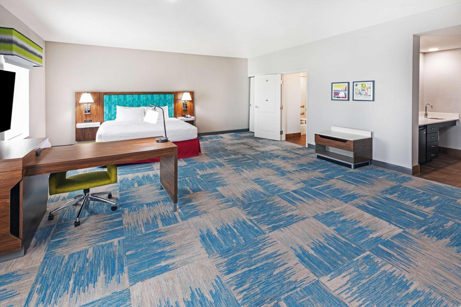 Hampton Inn and Suites Houston Heights I-10 photo 30