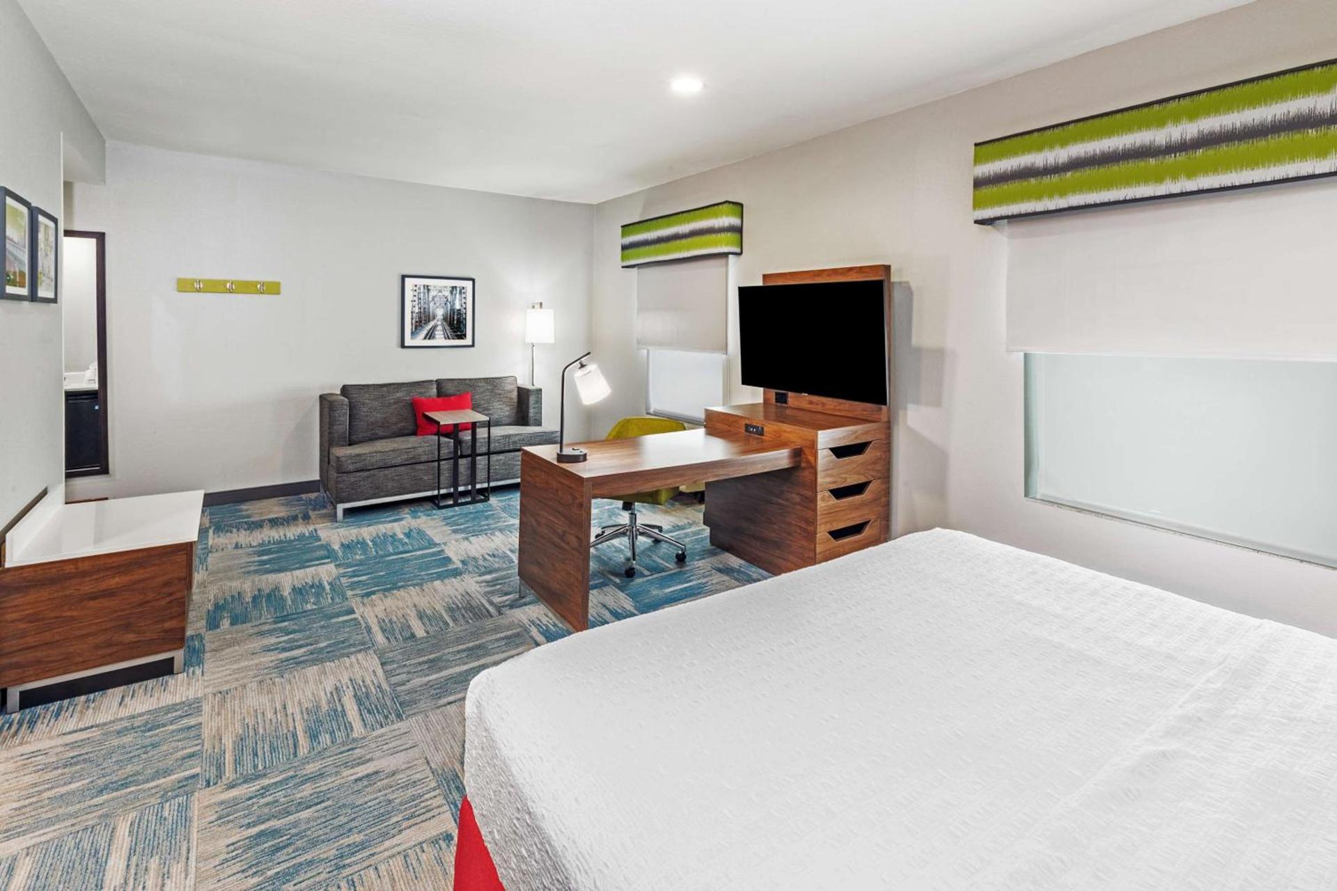 Hampton Inn and Suites Houston Heights I-10 photo 32