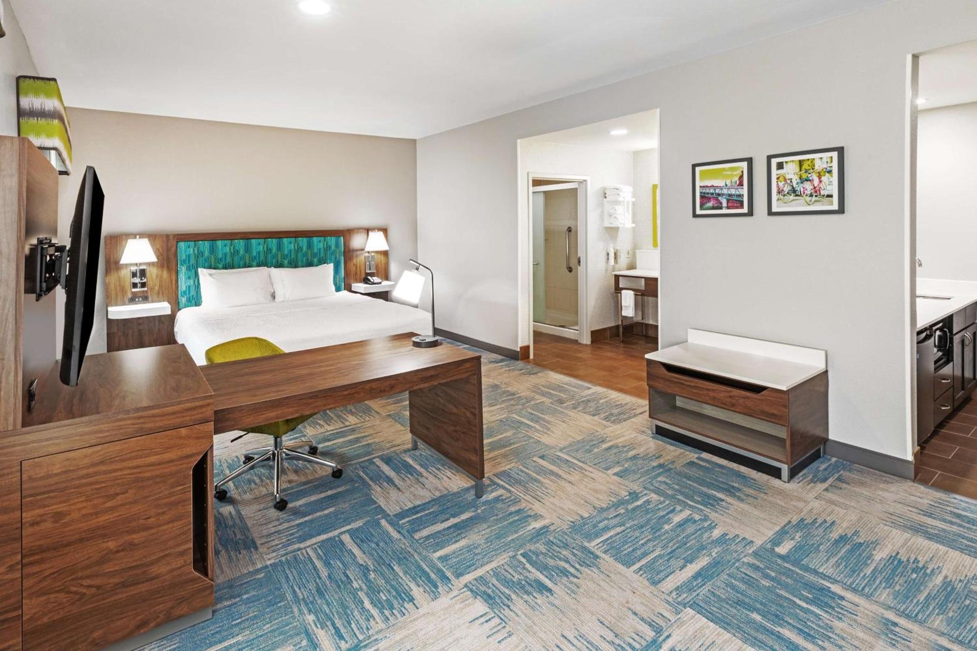 Hampton Inn and Suites Houston Heights I-10 photo 33