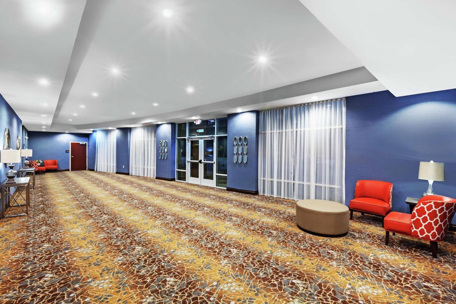Hampton Inn and Suites Houston Heights I-10 photo 45