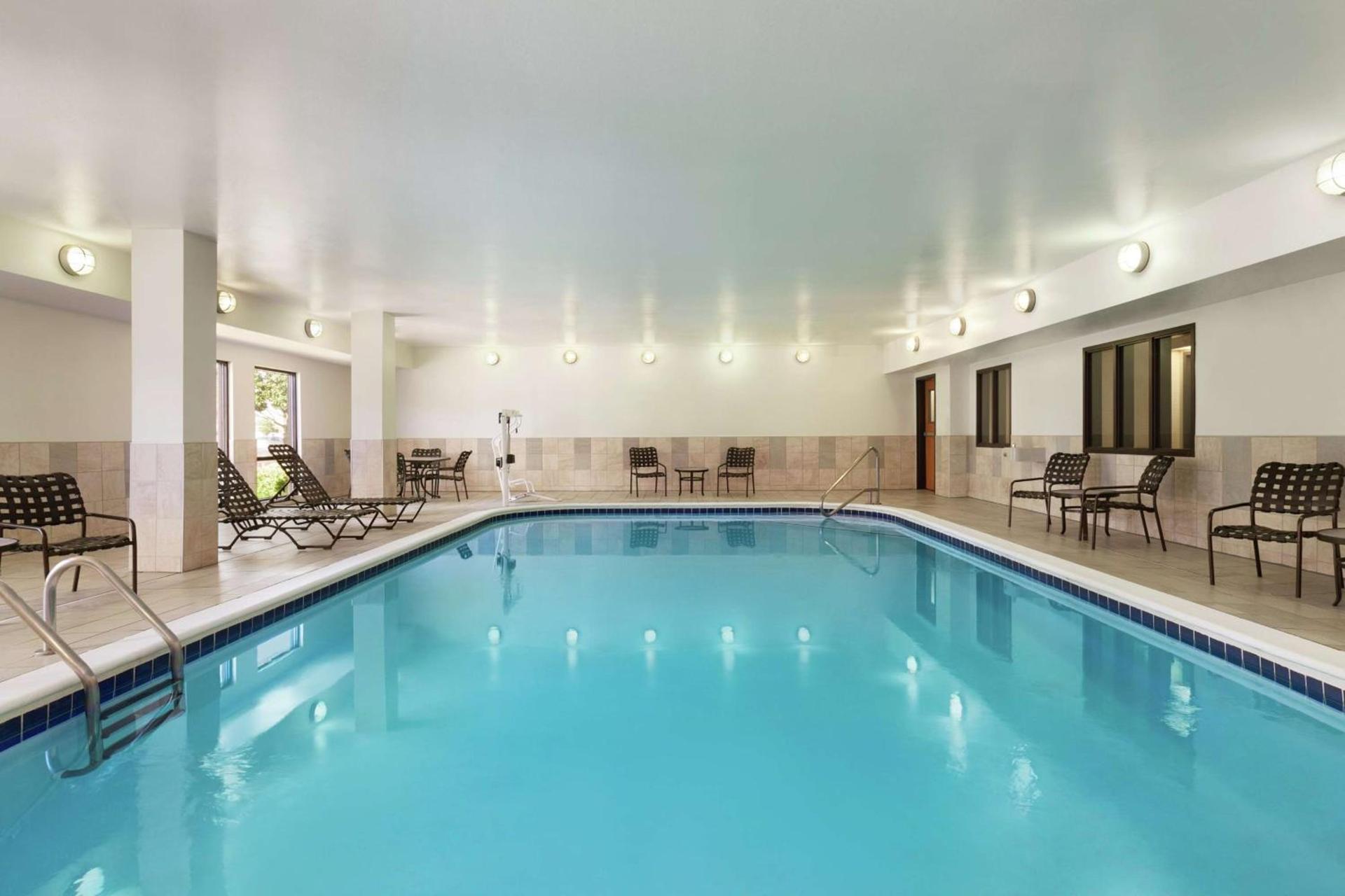 Hampton Inn Houston Stafford photo 9