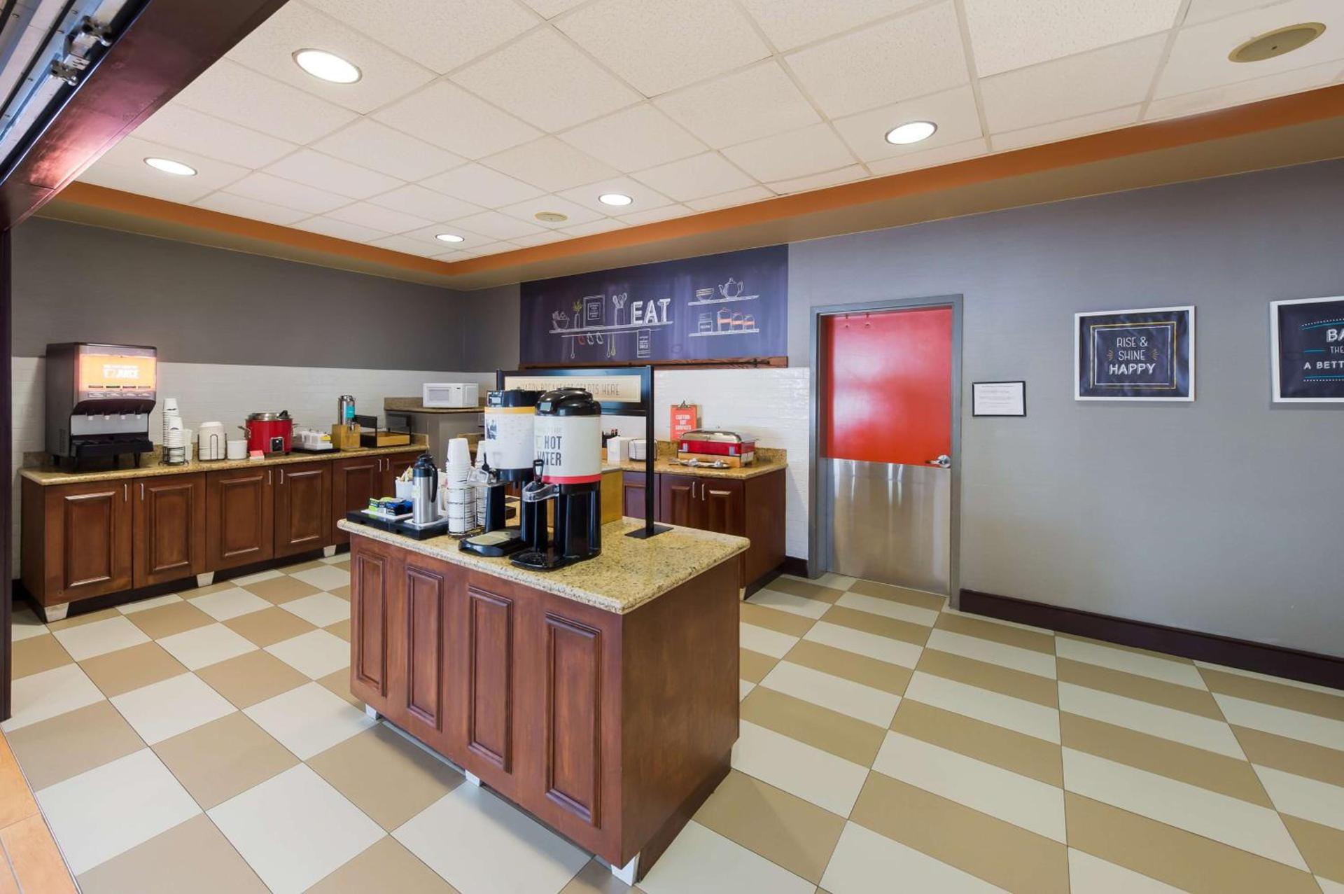 Hampton Inn Nanuet photo 11