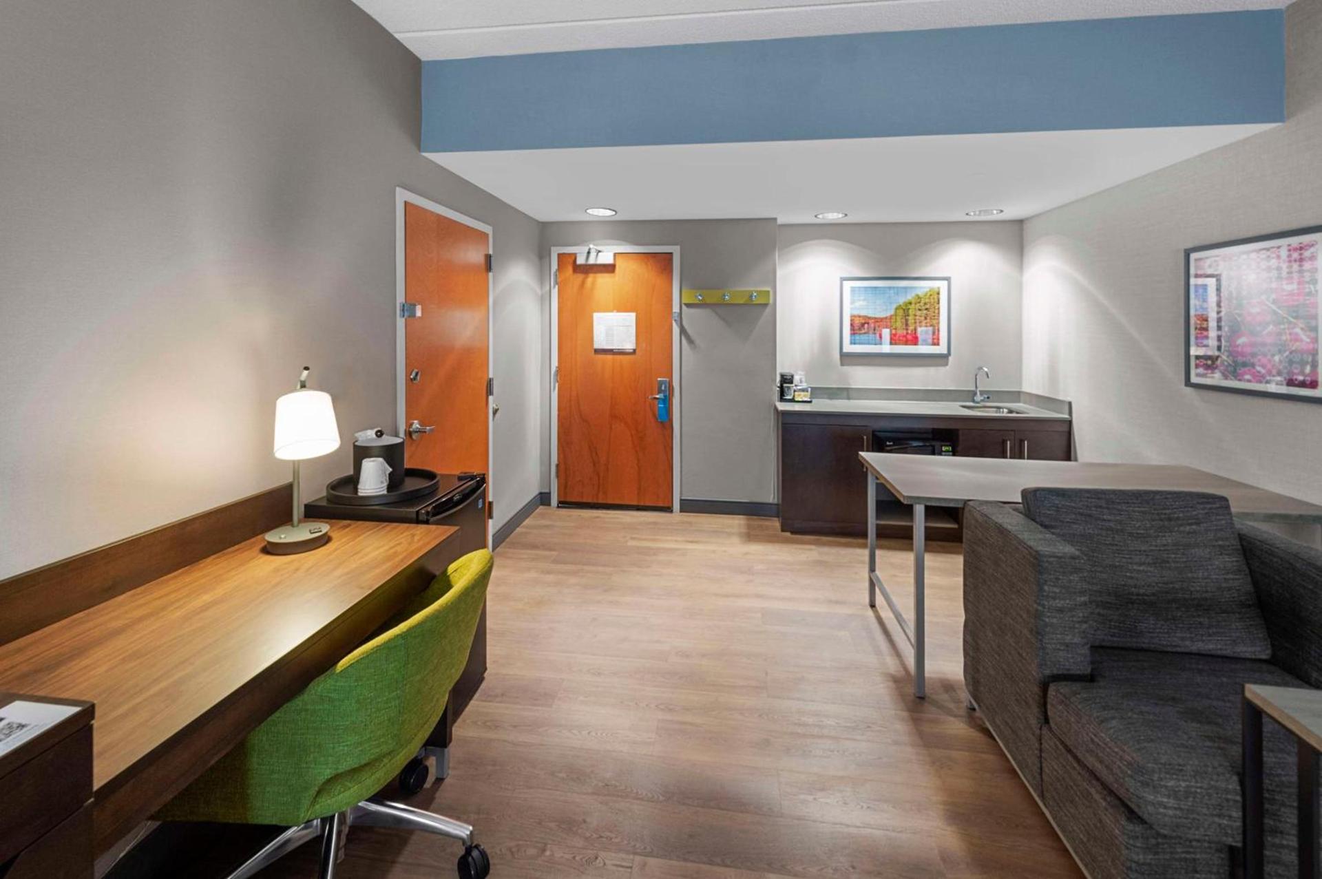 Hampton Inn Nanuet photo 24