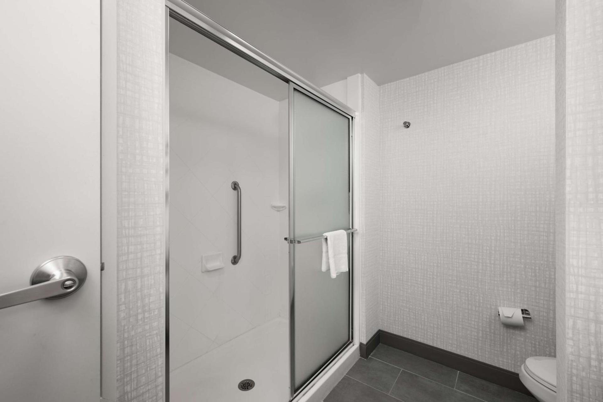 Hampton Inn & Suites - Cape Cod / West Yarmouth photo 11