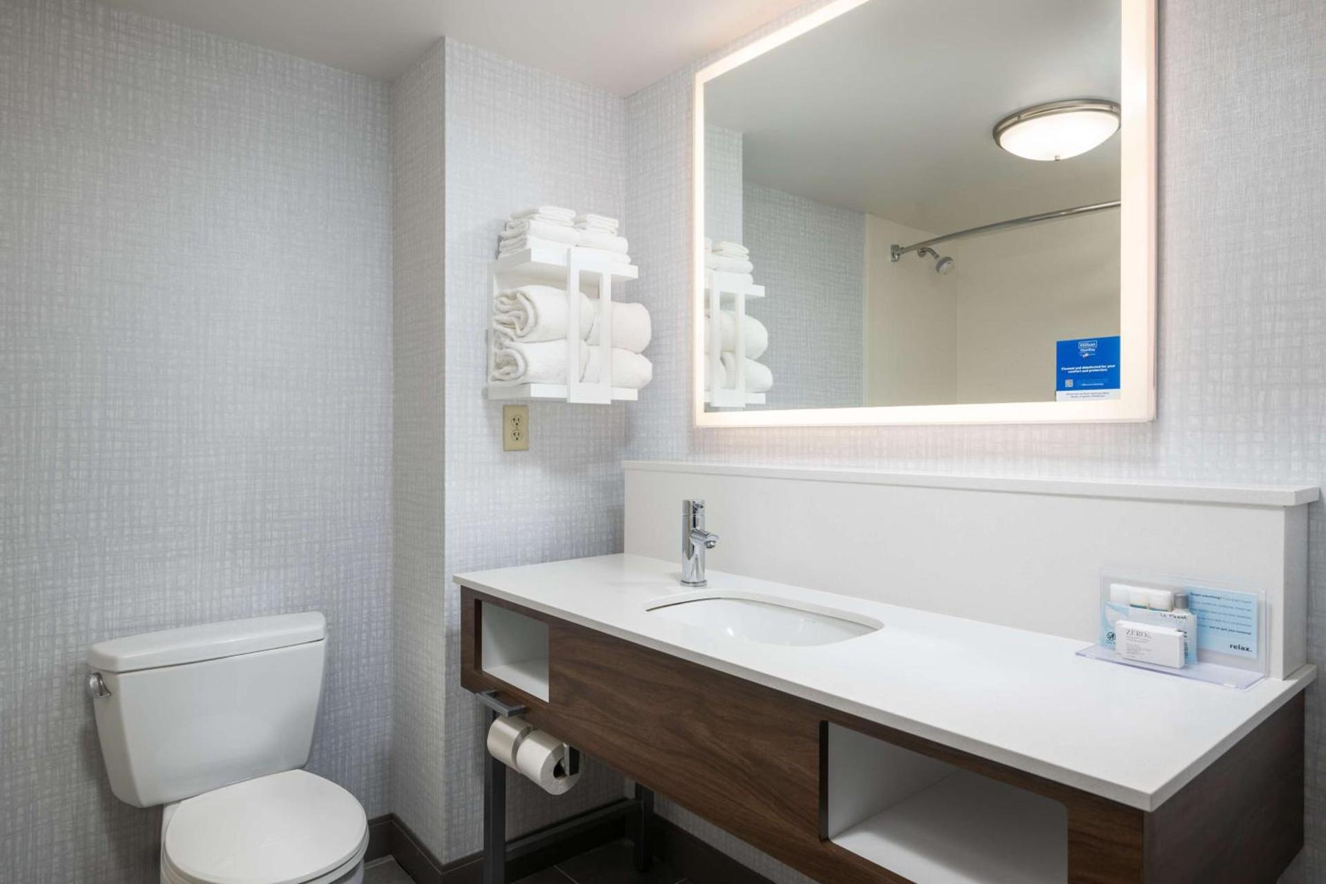 Hampton Inn & Suites - Cape Cod / West Yarmouth photo 31