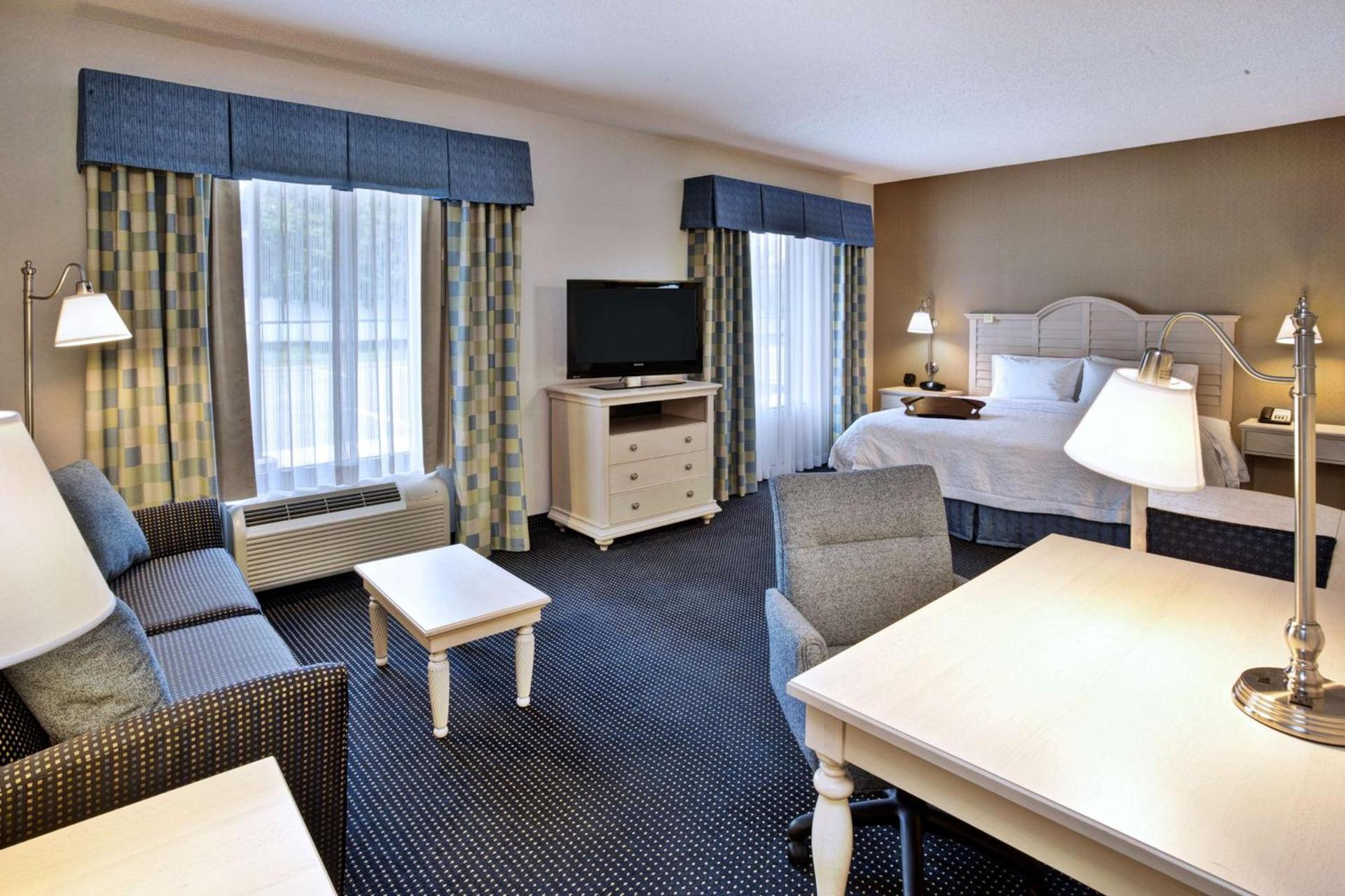 Hampton Inn & Suites - Cape Cod / West Yarmouth photo 22