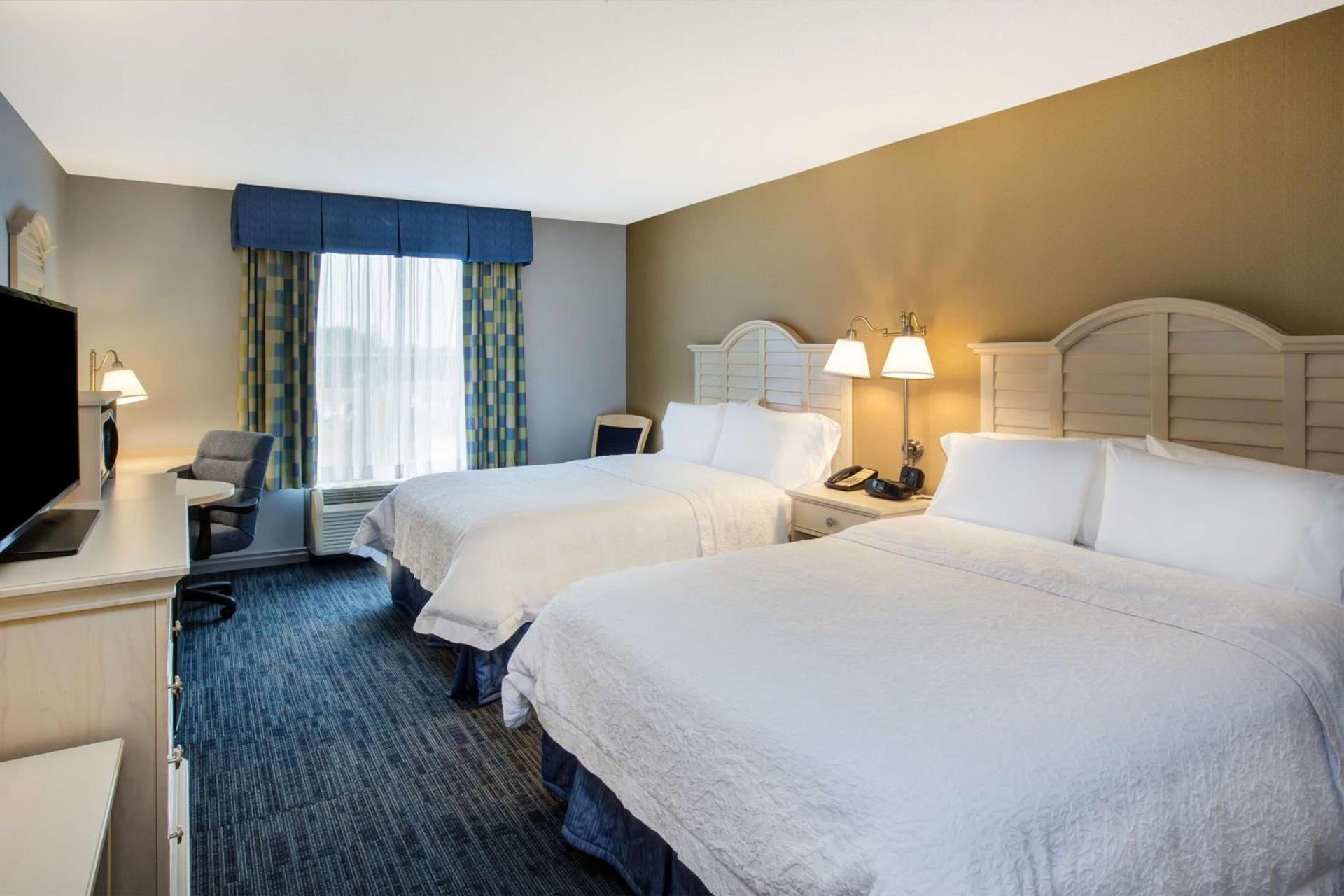 Hampton Inn & Suites - Cape Cod / West Yarmouth photo 16