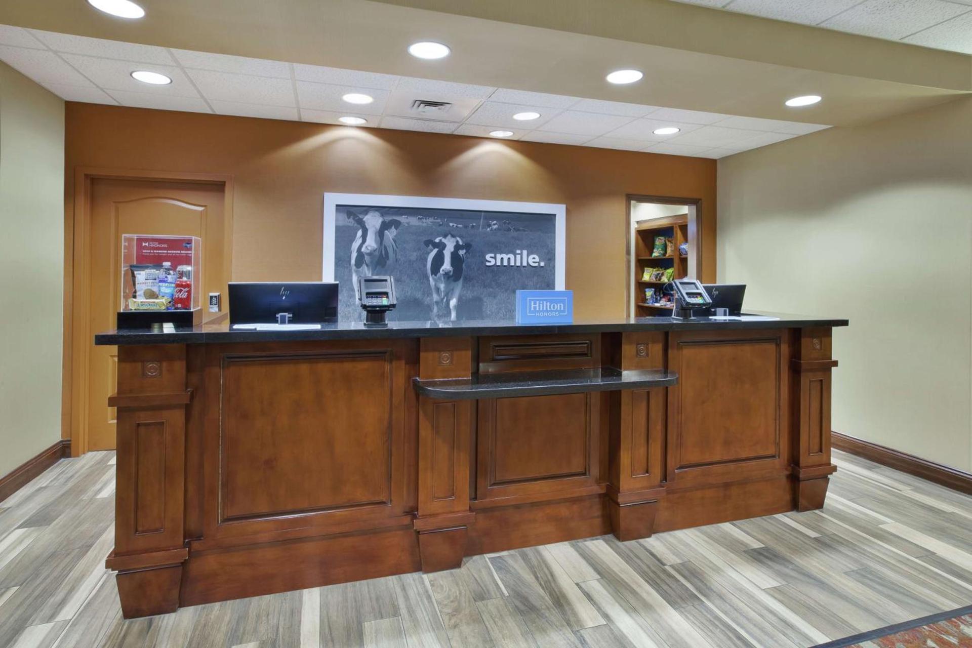 Hampton Inn & Suites Wichita-Northeast photo 3