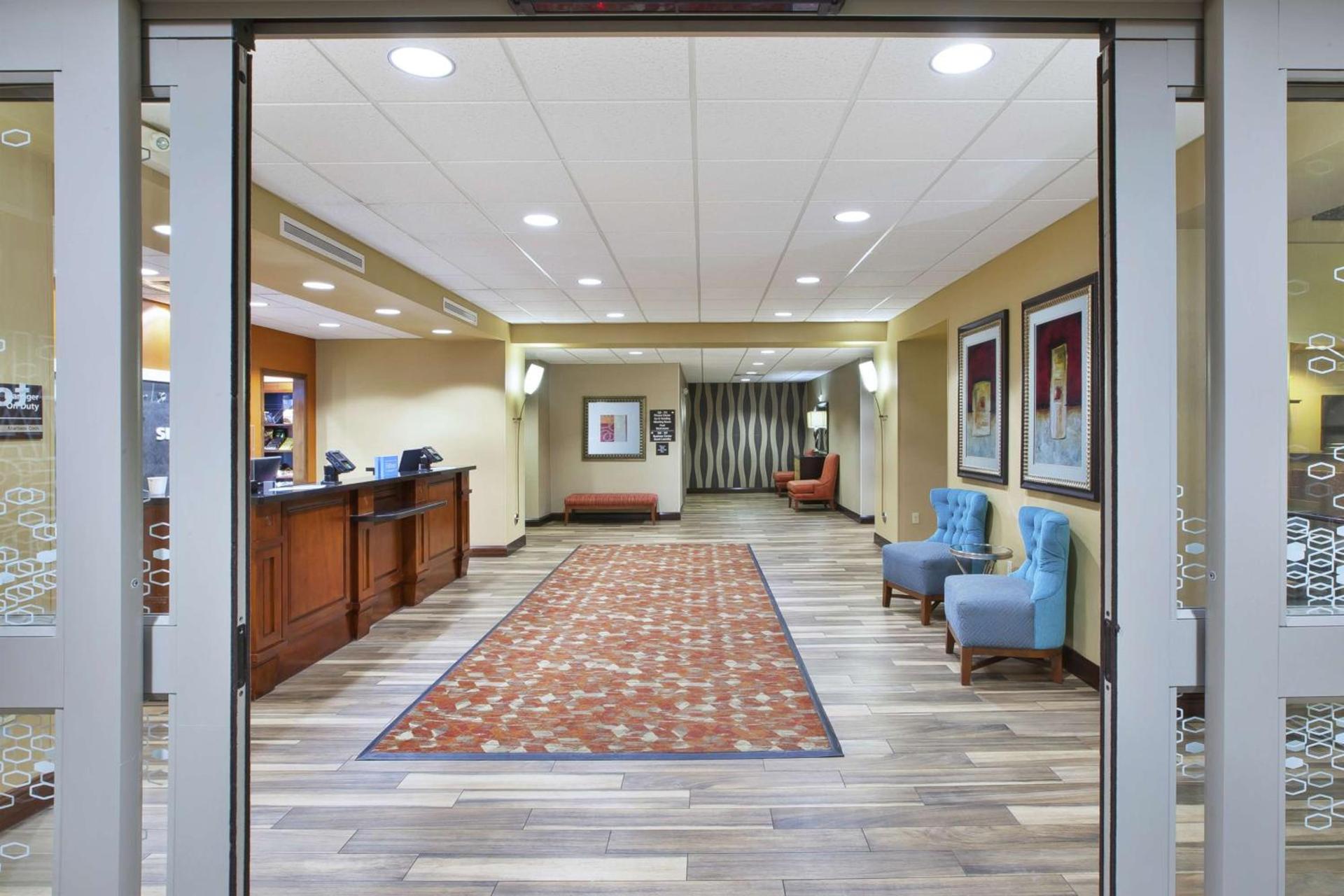 Hampton Inn & Suites Wichita-Northeast photo 4