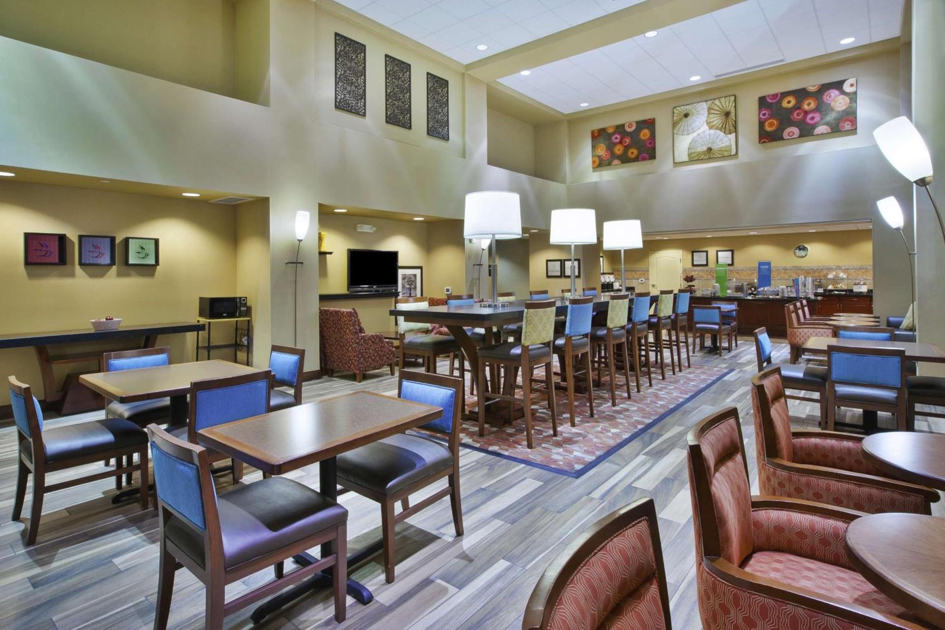 Hampton Inn & Suites Wichita-Northeast photo 6